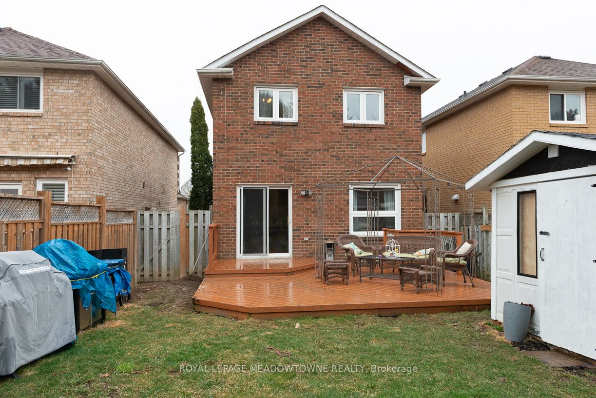 70 Ravenscliff Crt