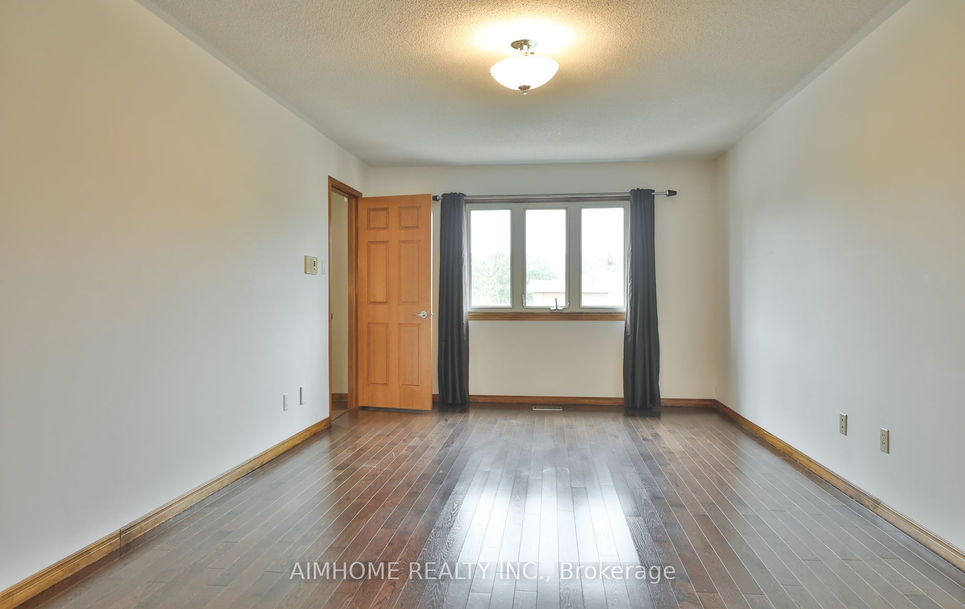 1339 Windrush Dr