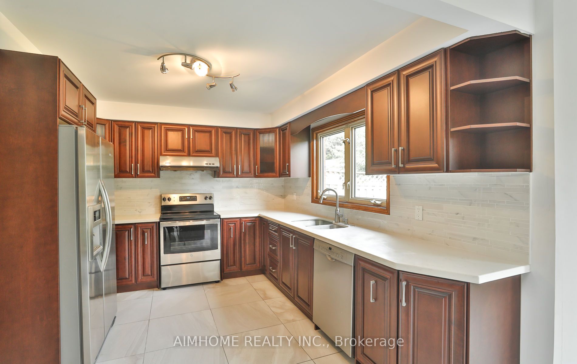 1339 Windrush Dr