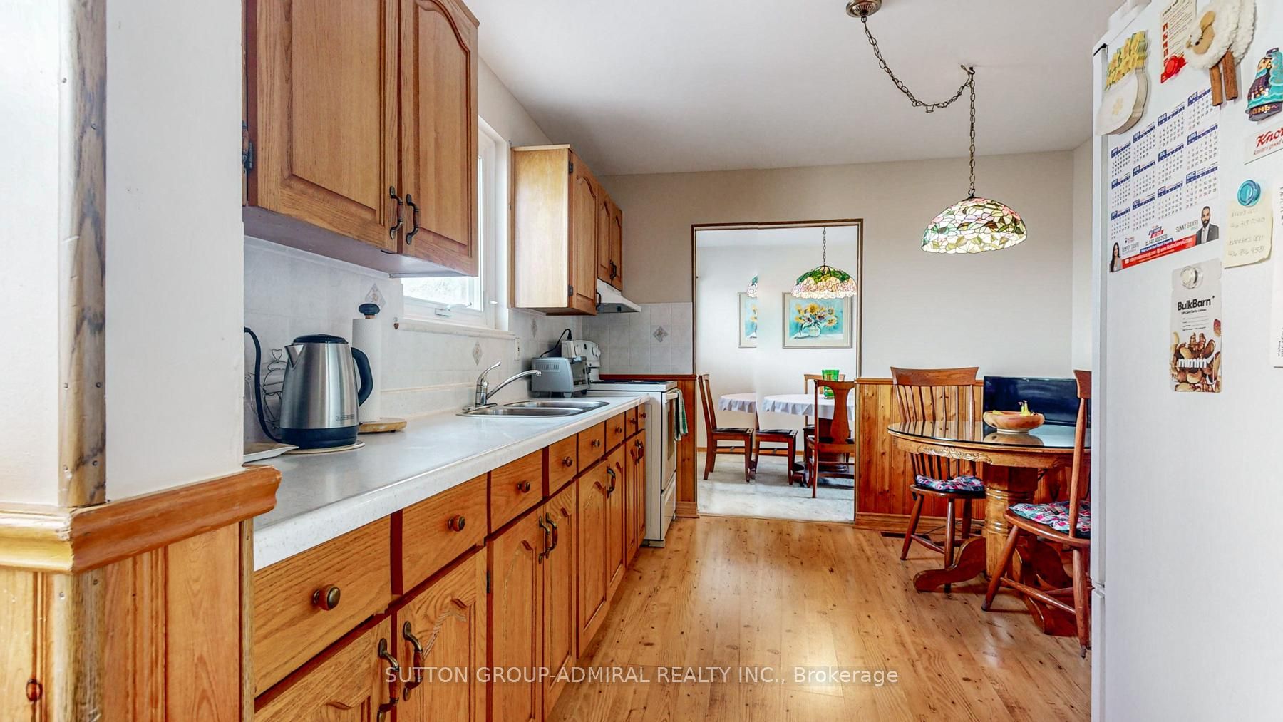 2 Geneva Cres