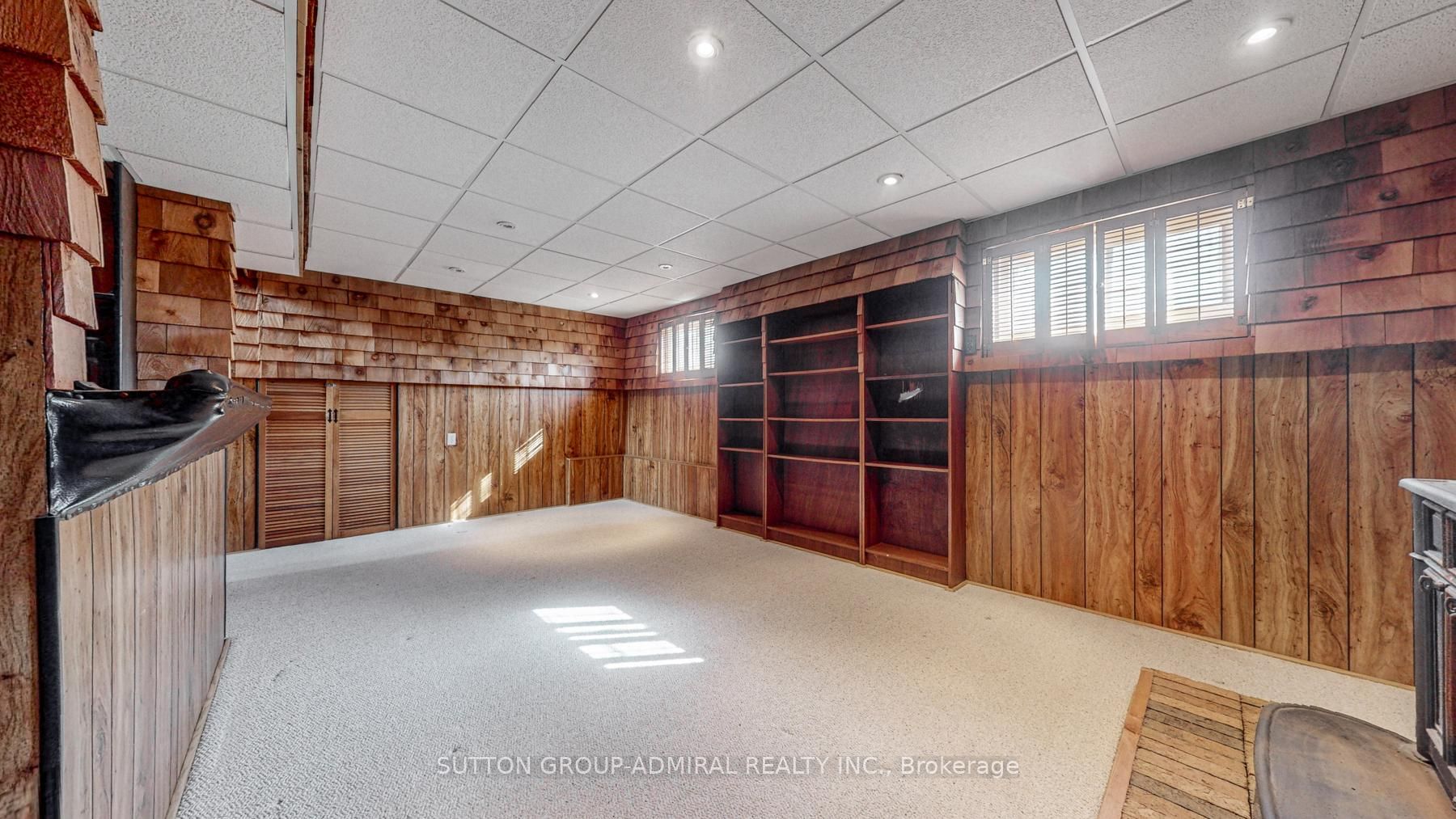 2 Geneva Cres