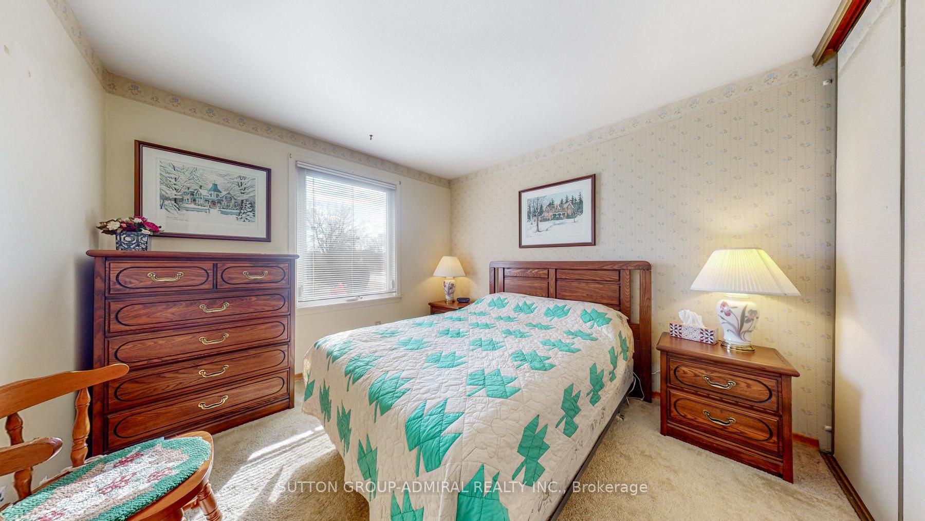 2 Geneva Cres