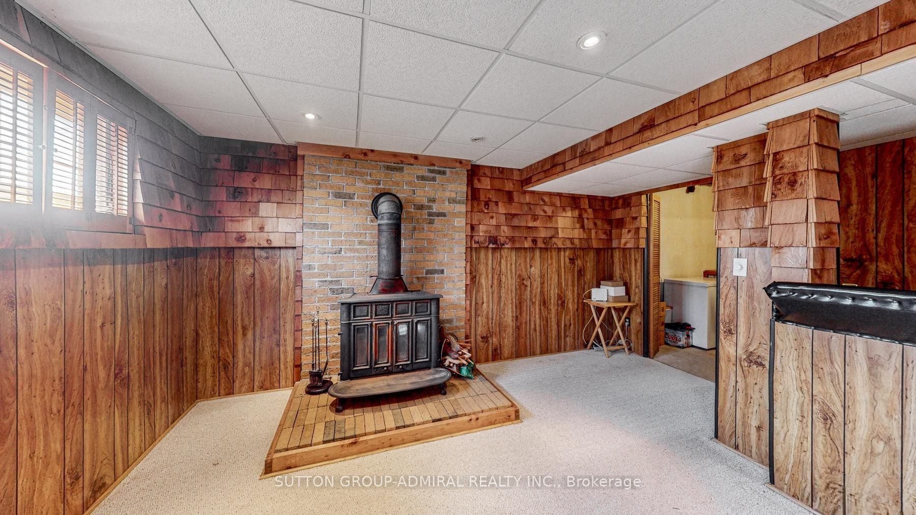 2 Geneva Cres