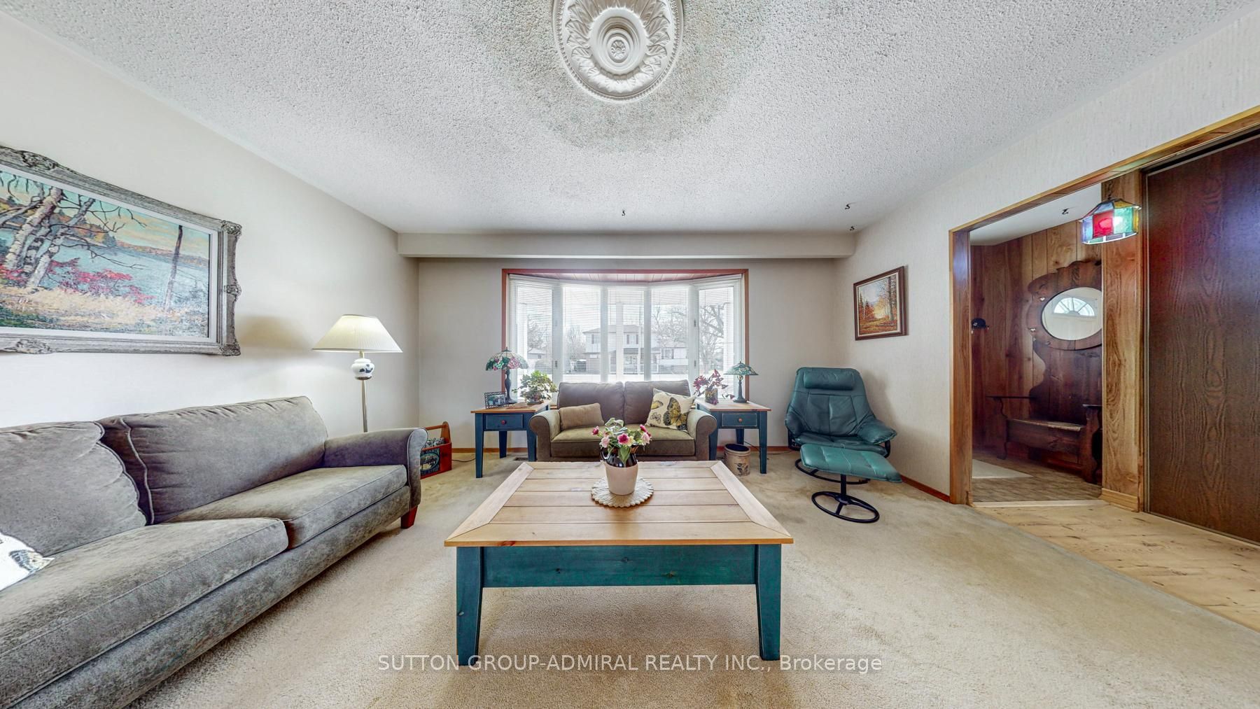 2 Geneva Cres