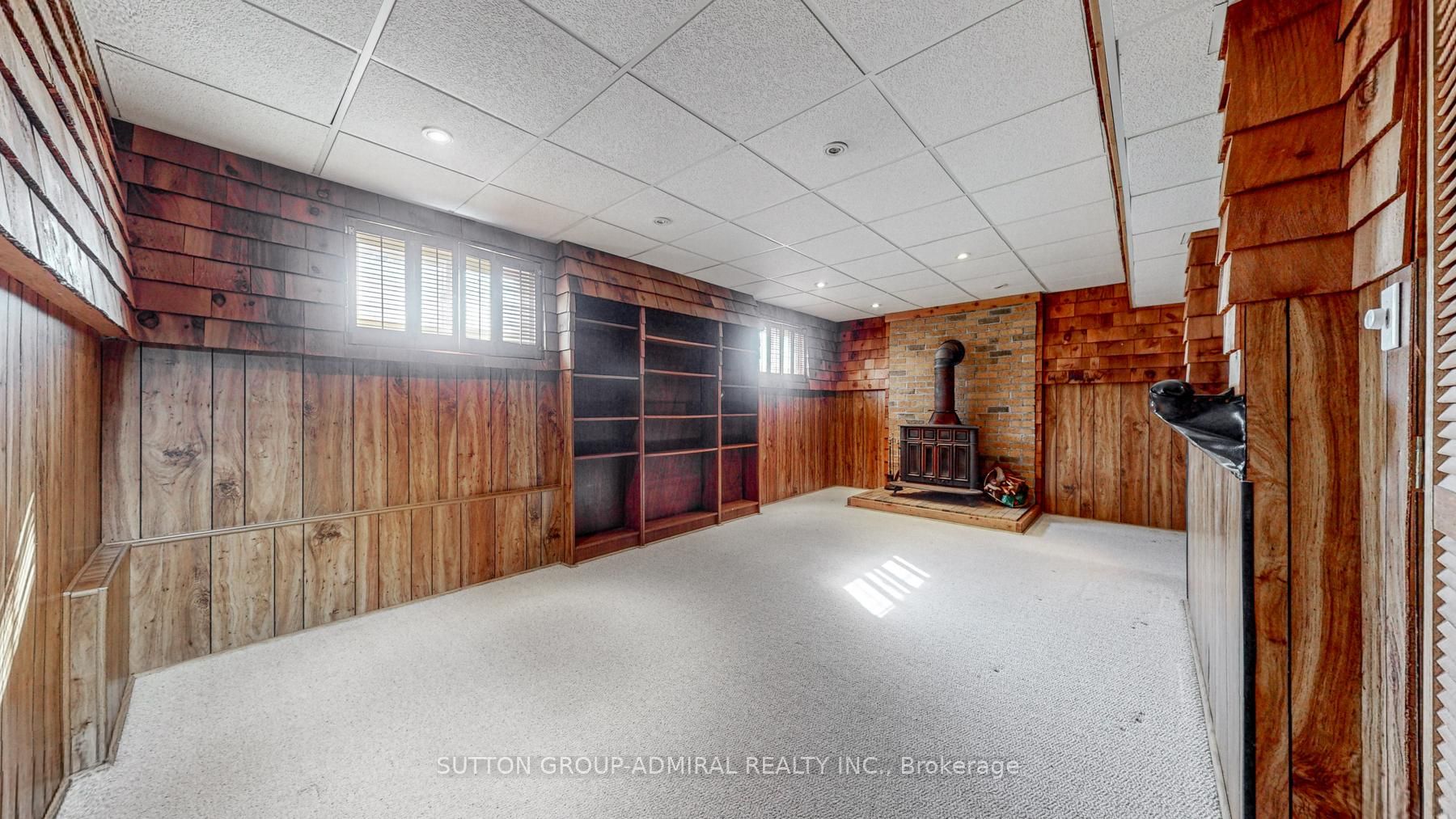 2 Geneva Cres