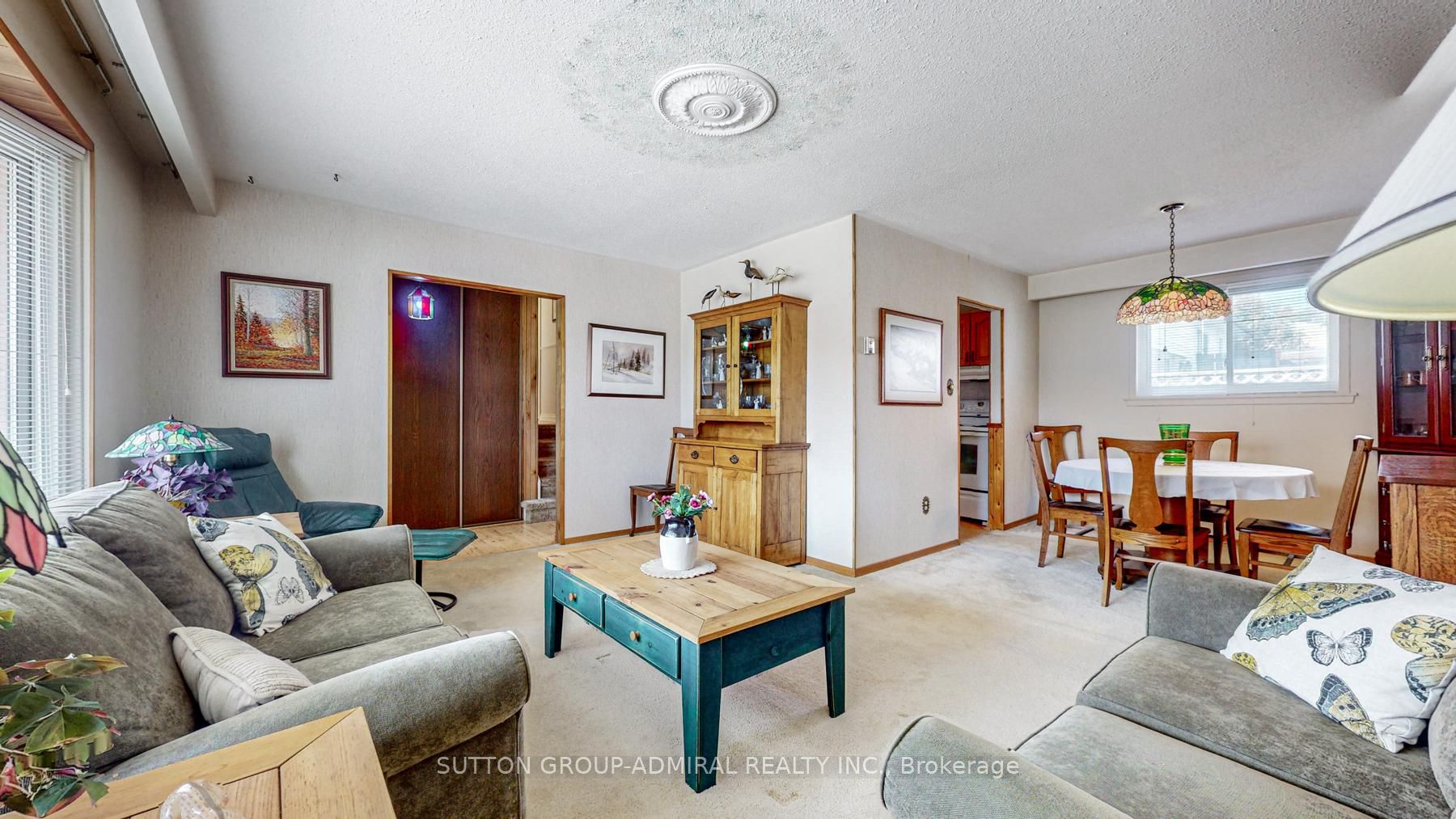 2 Geneva Cres