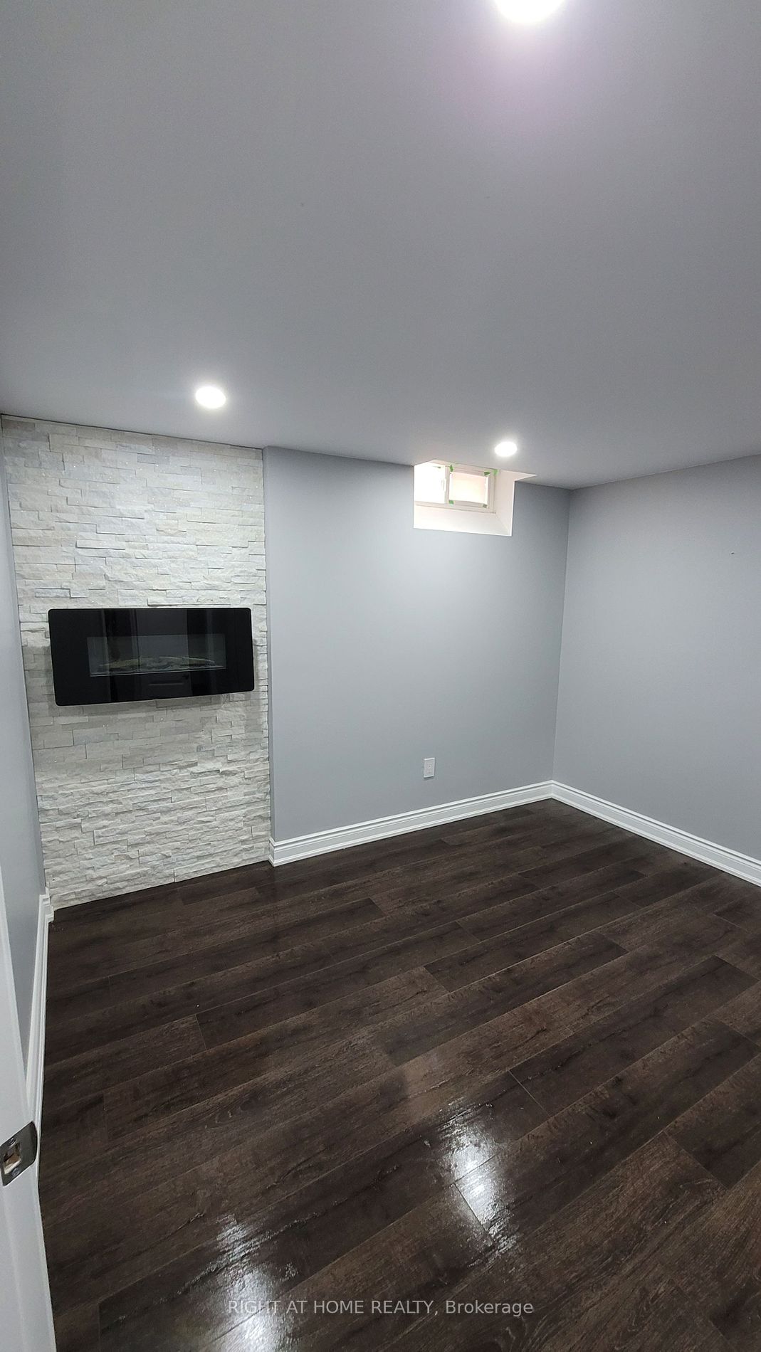 275 River Oaks Blvd W