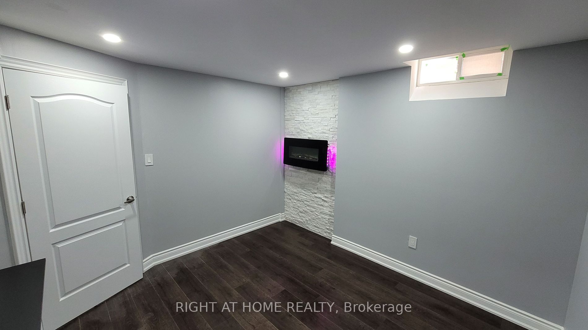 275 River Oaks Blvd W