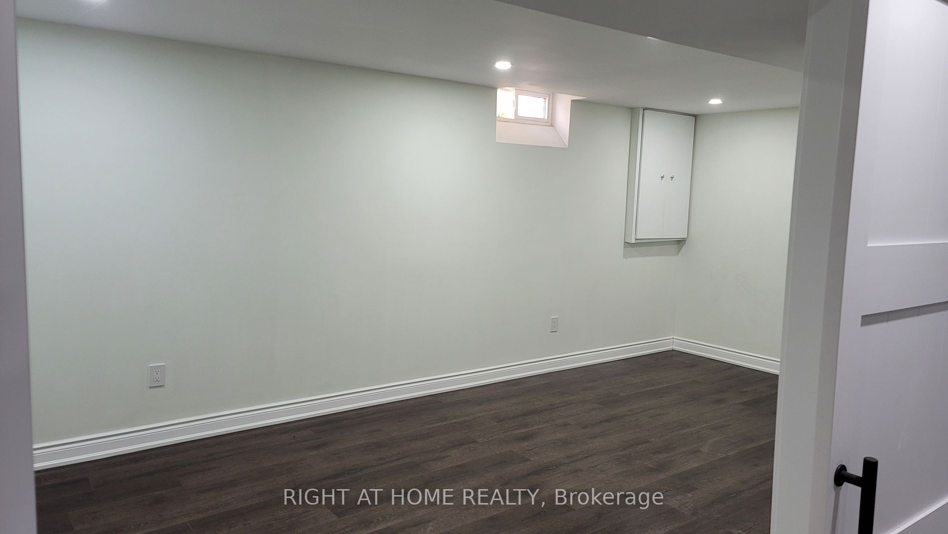 275 River Oaks Blvd W