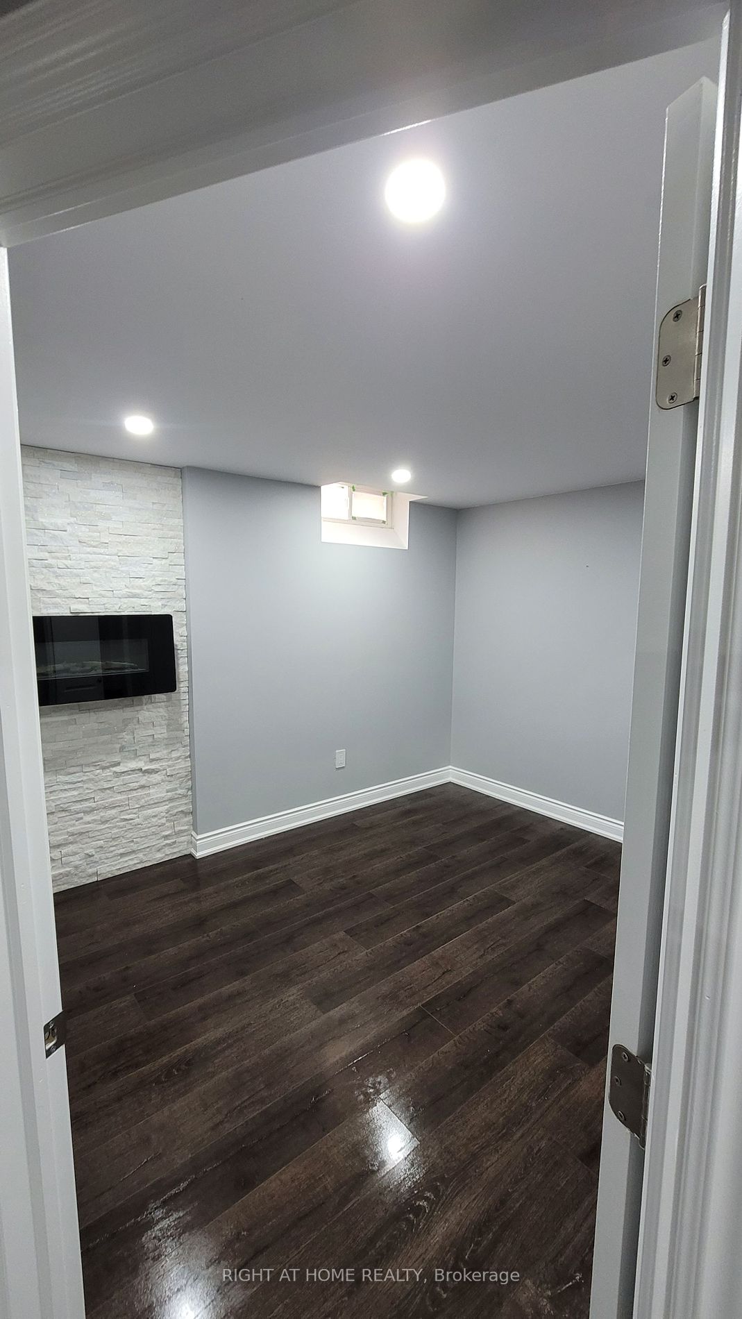 275 River Oaks Blvd W