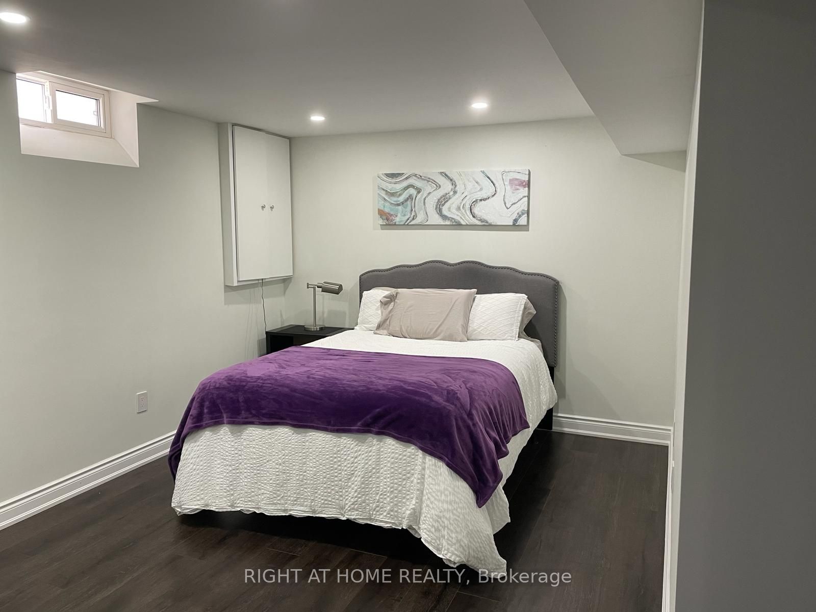 275 River Oaks Blvd W