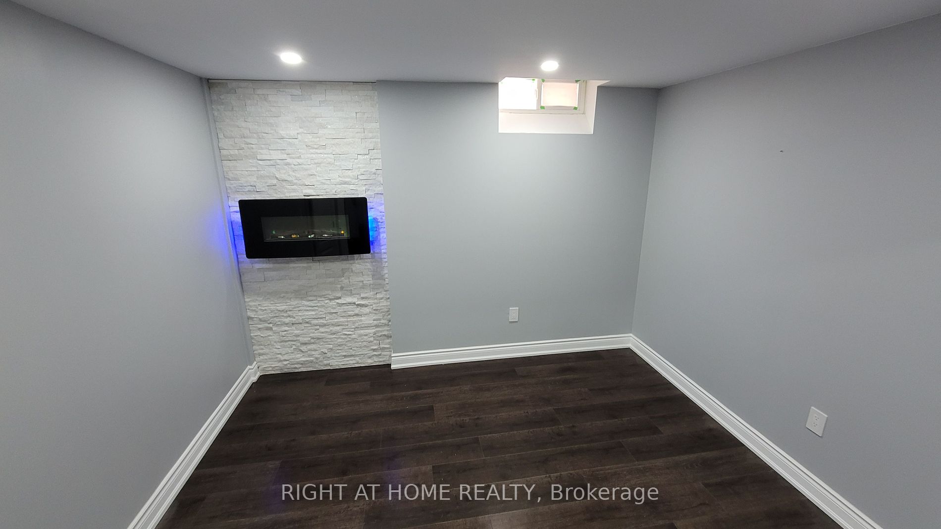 275 River Oaks Blvd W