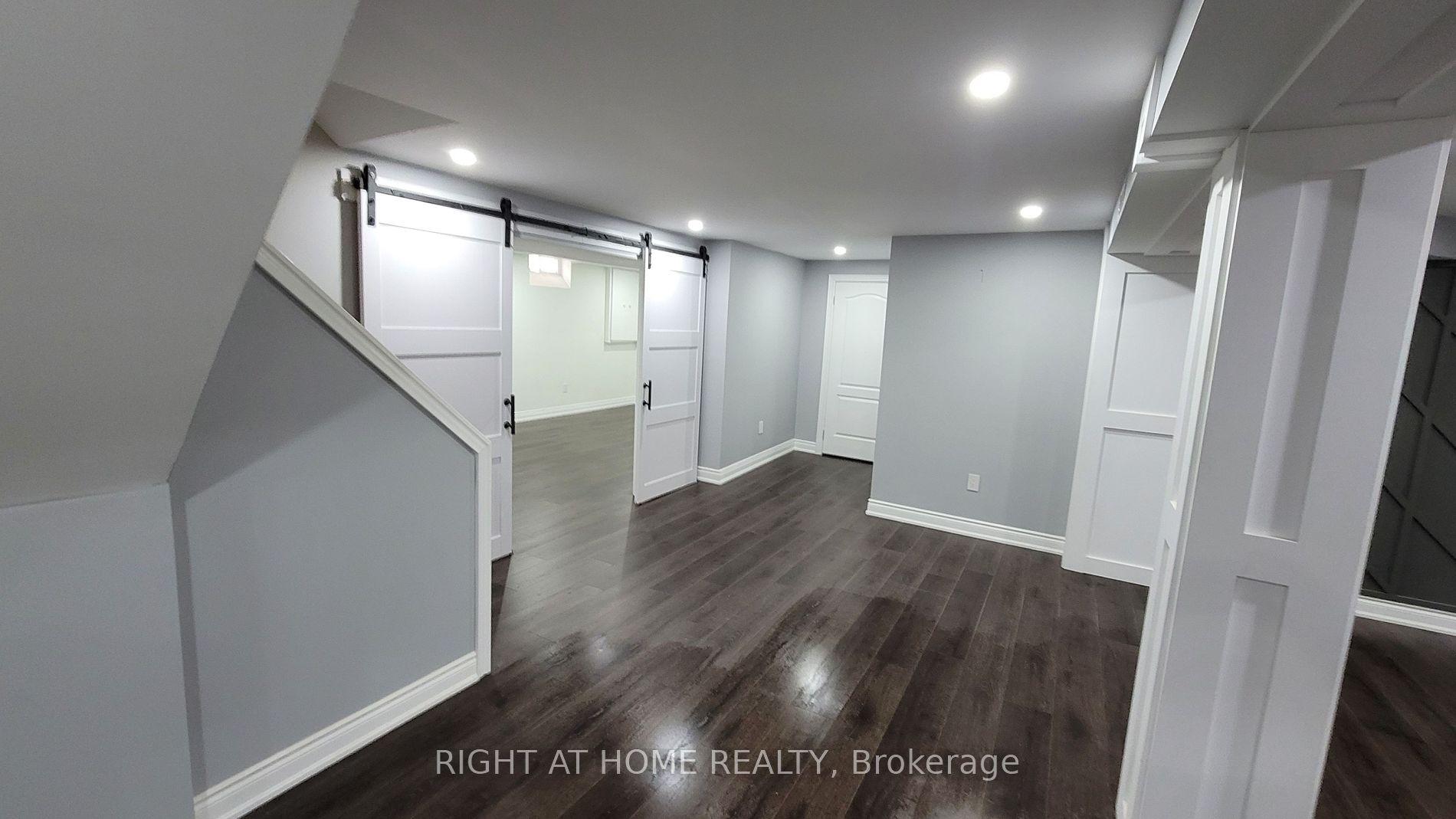 275 River Oaks Blvd W