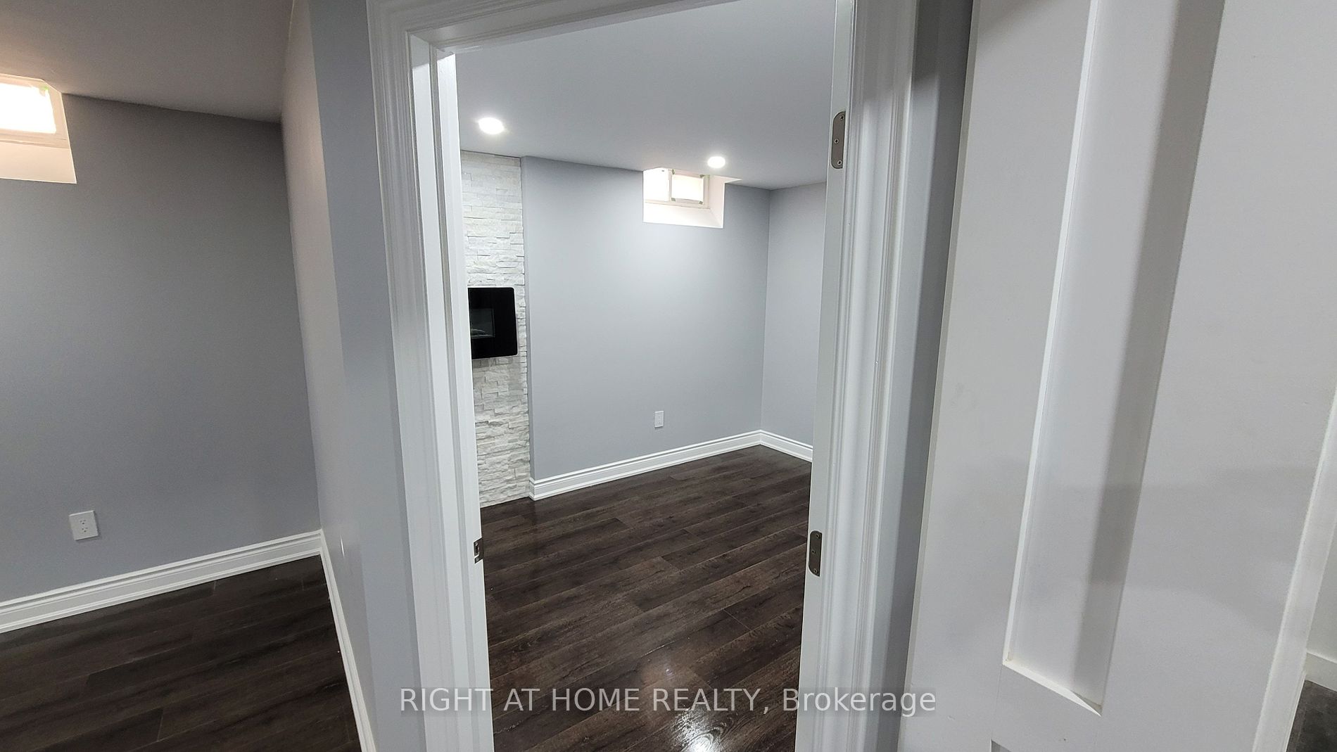 275 River Oaks Blvd W