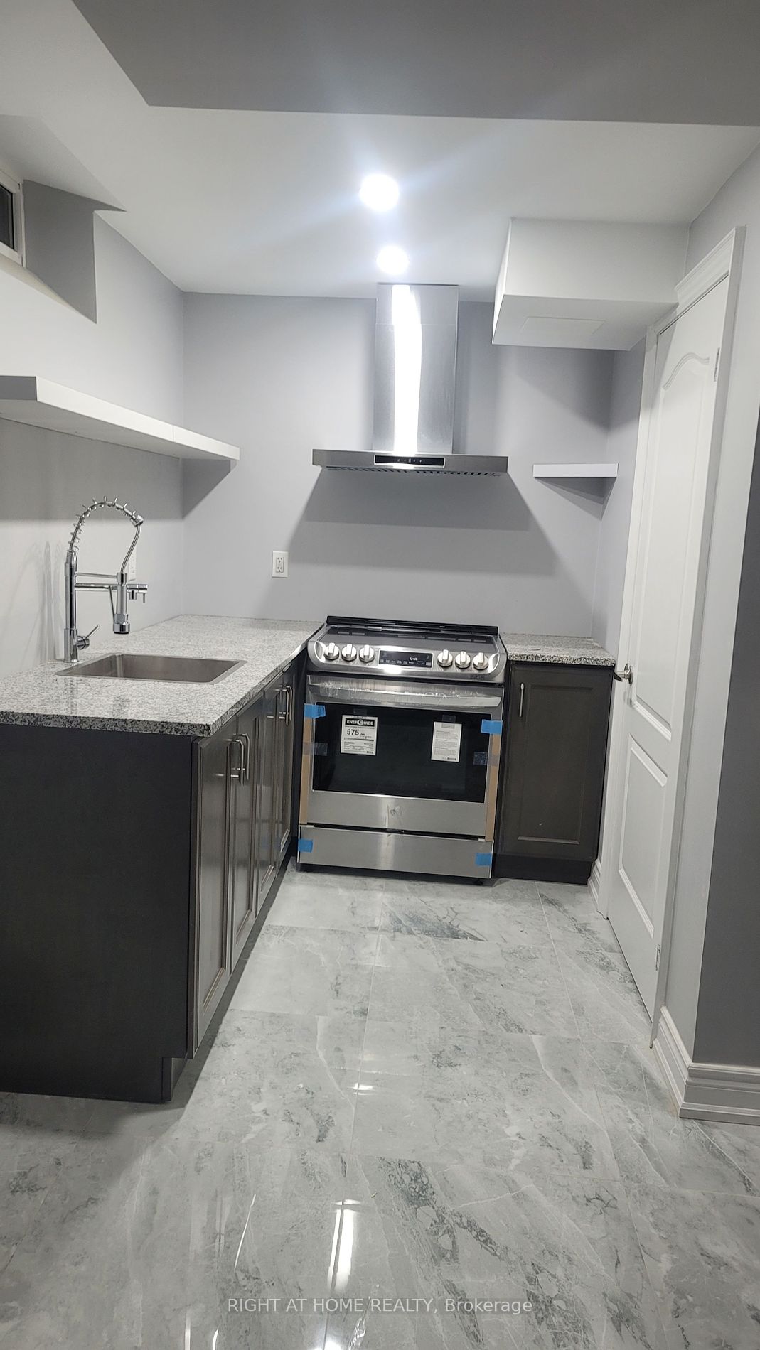 275 River Oaks Blvd W