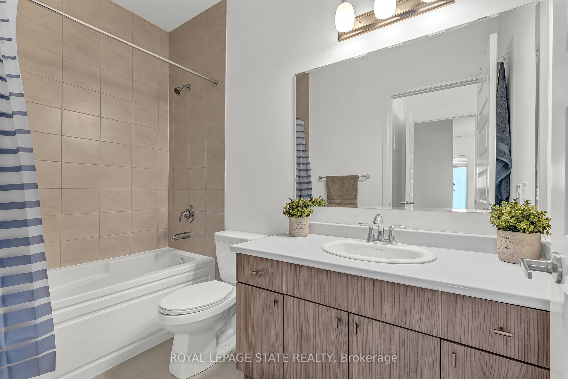 460 Gordon Krantz Ave, #601