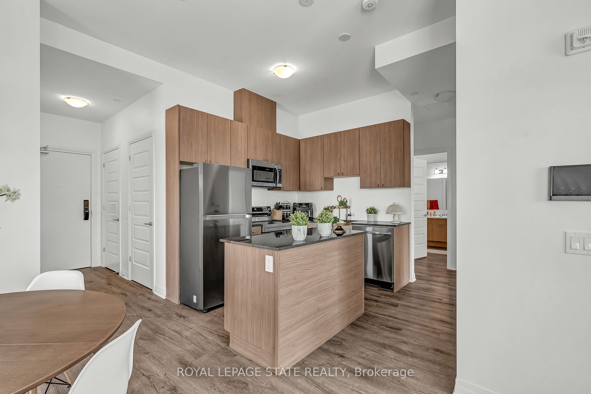 460 Gordon Krantz Ave, #601