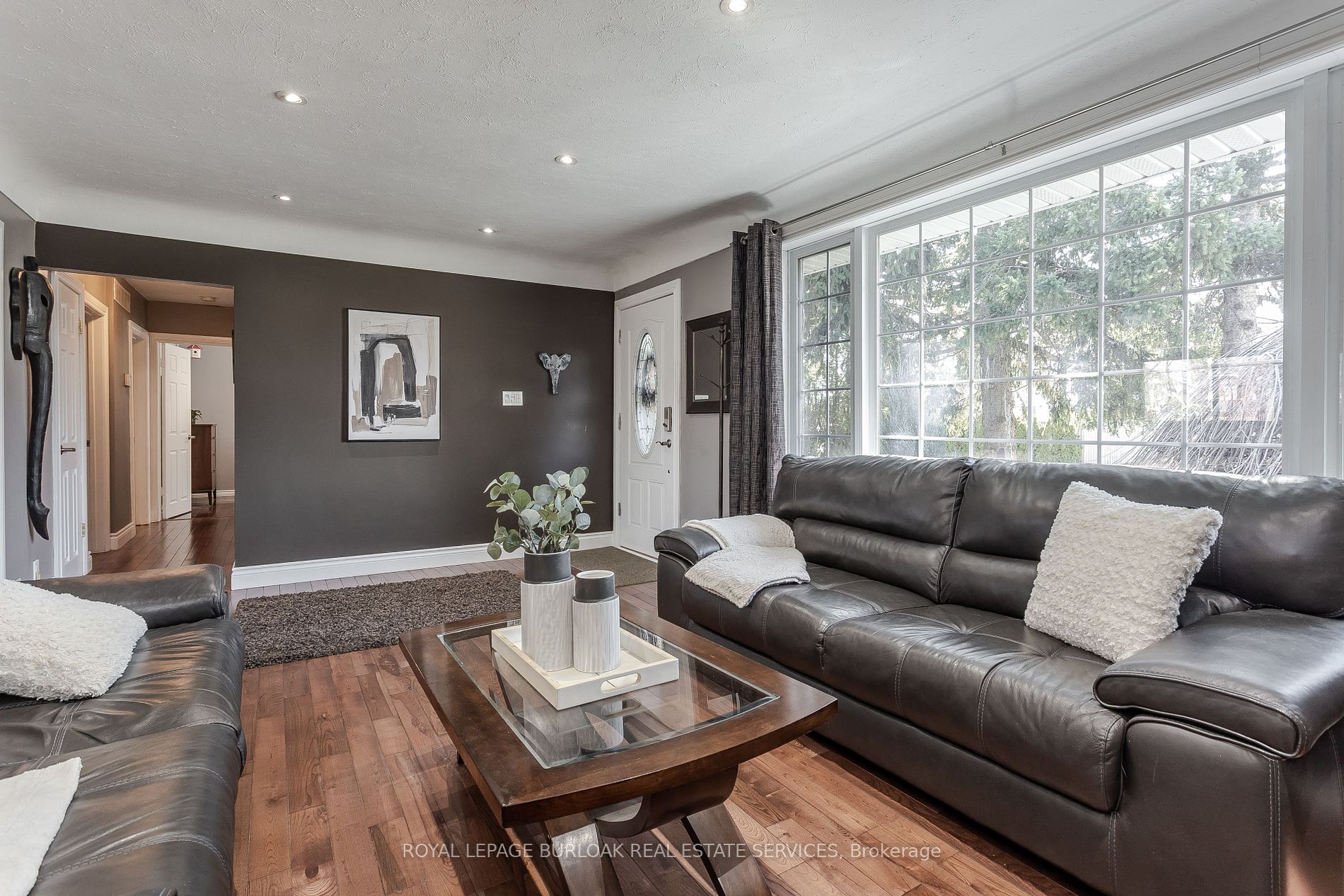 211 Hammersmith Crt