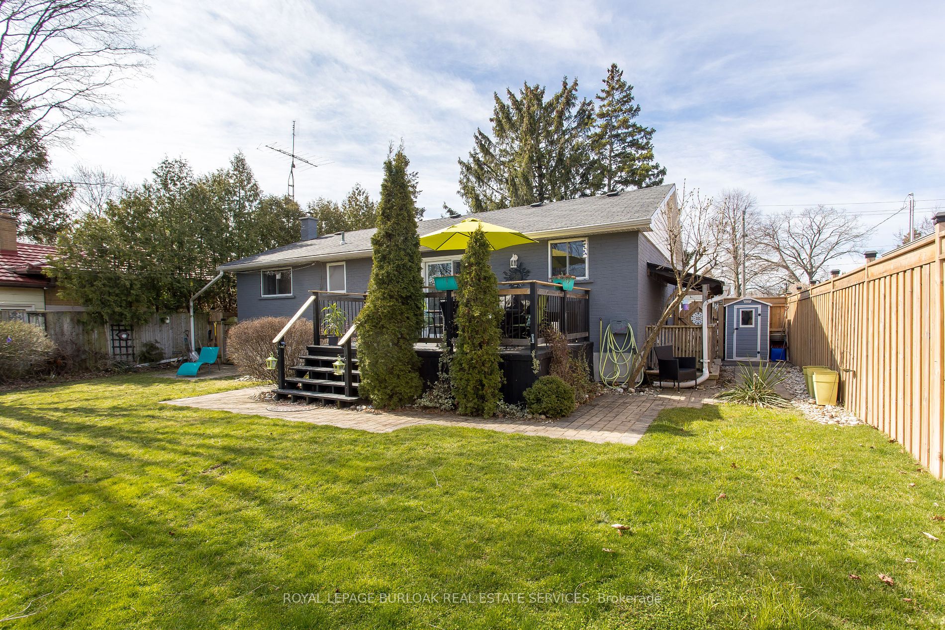 211 Hammersmith Crt