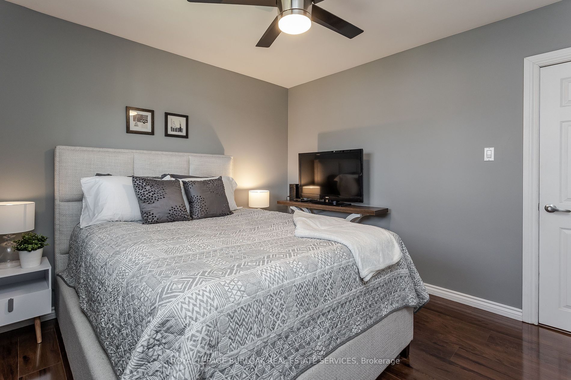 211 Hammersmith Crt