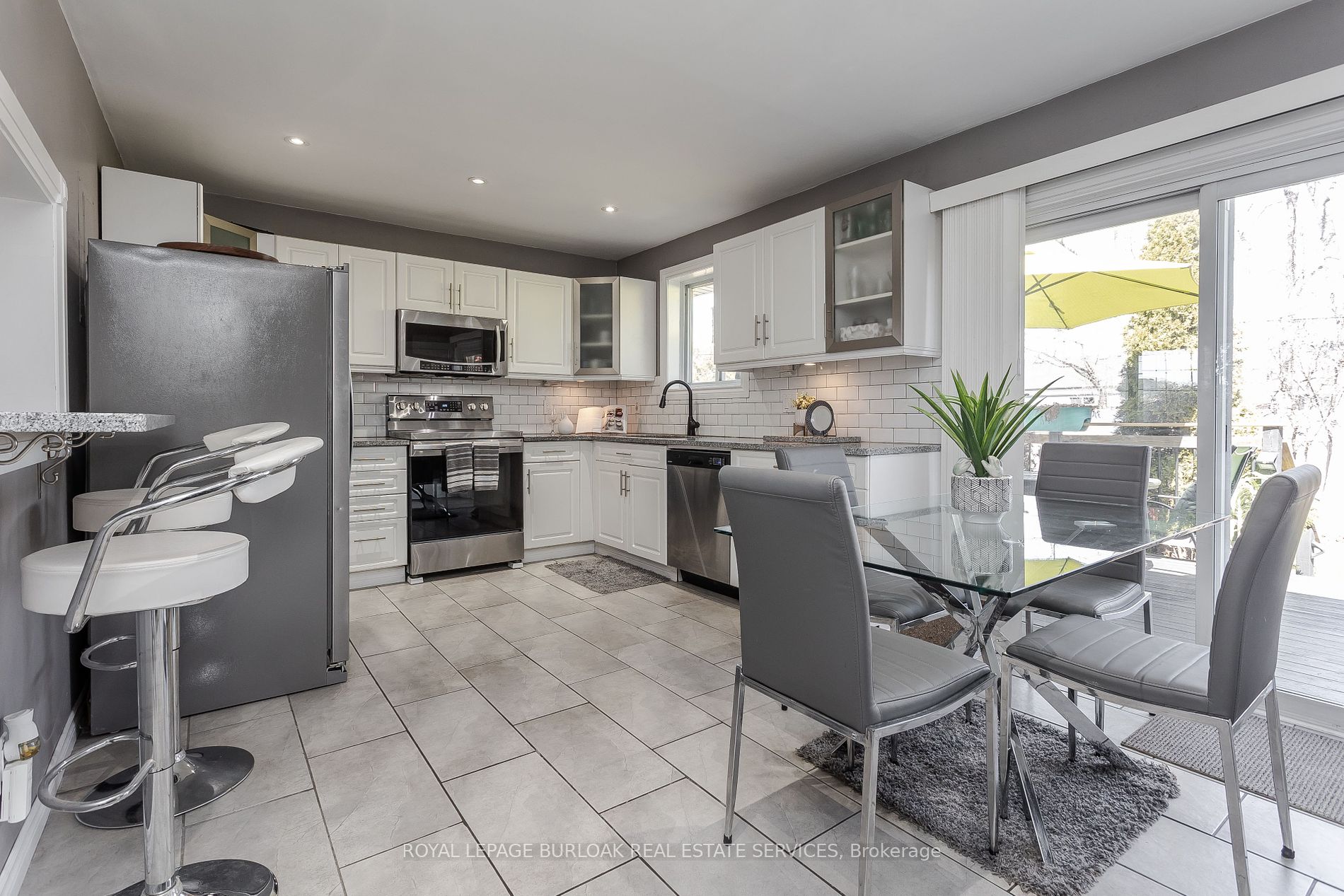 211 Hammersmith Crt
