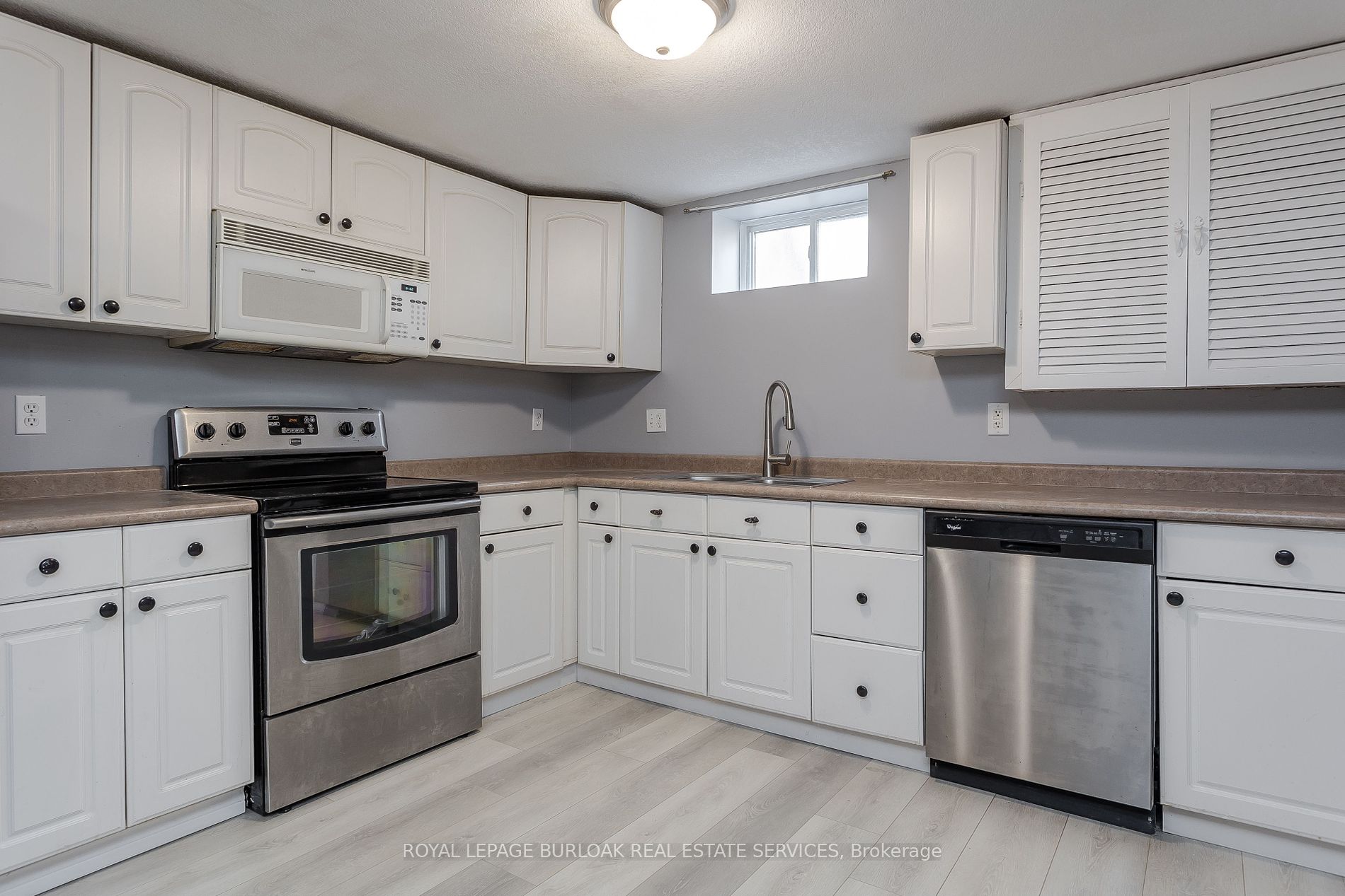 211 Hammersmith Crt