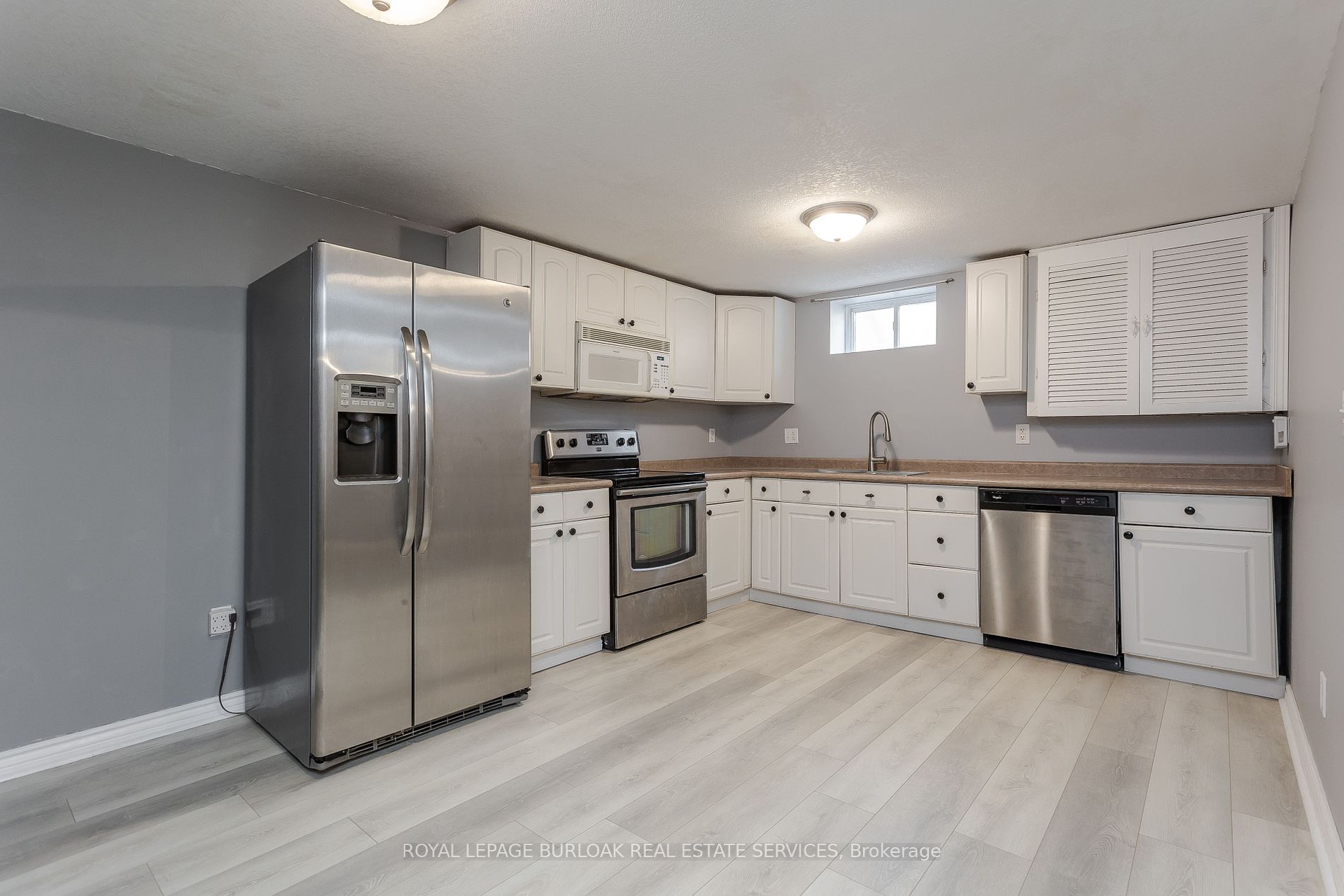 211 Hammersmith Crt