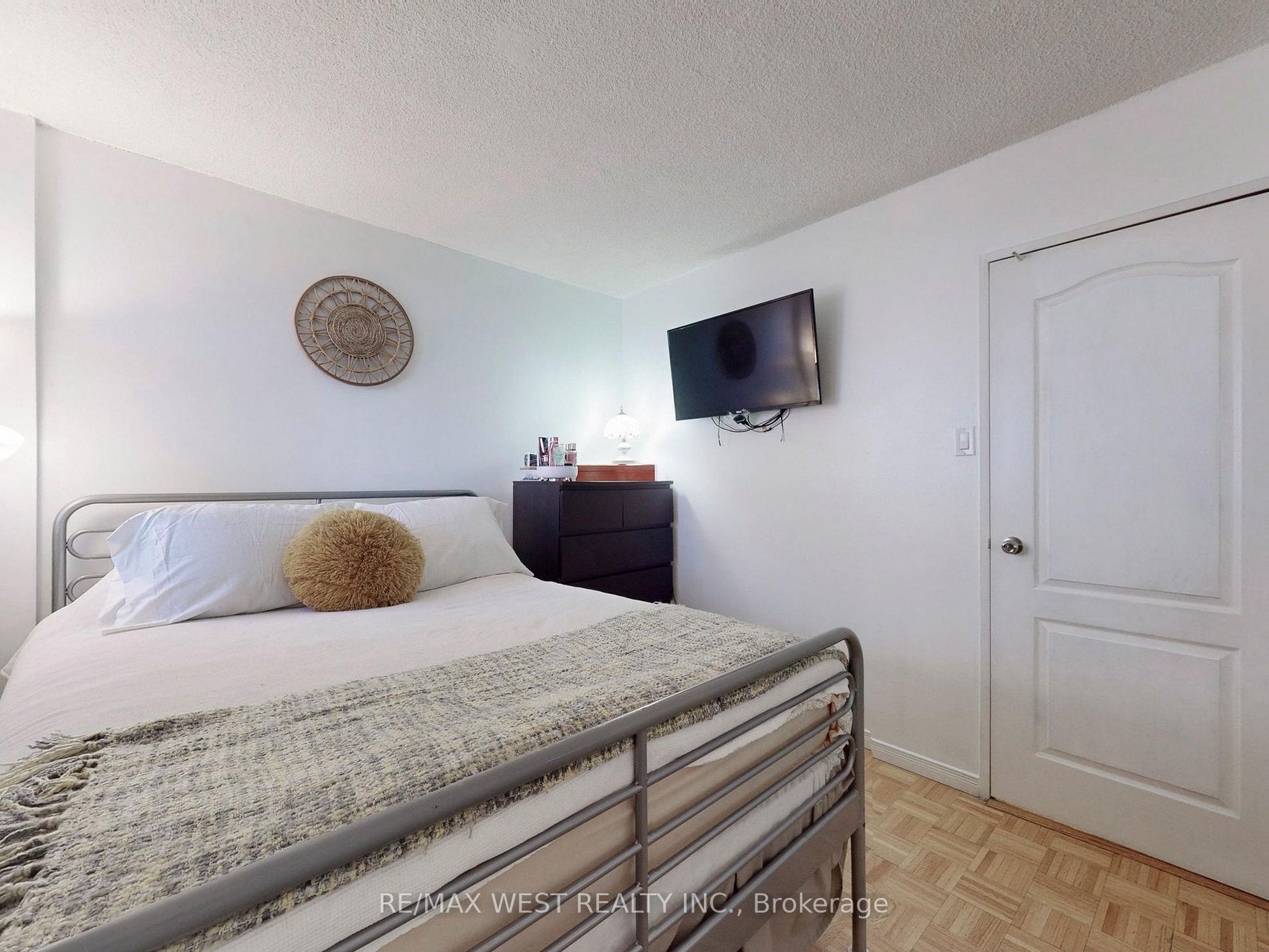 10 Martha Eaton Way, #1111