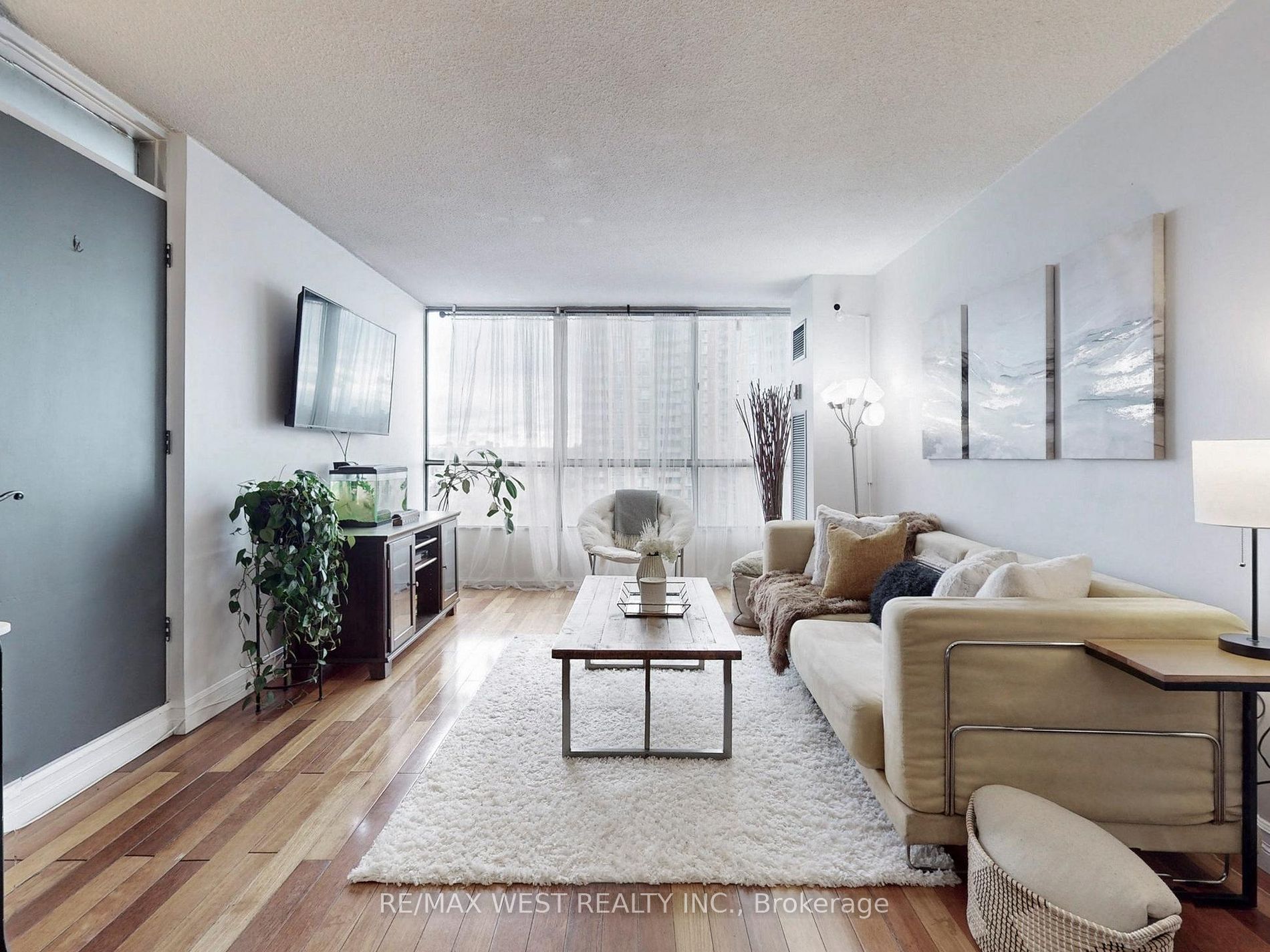 10 Martha Eaton Way, #1111