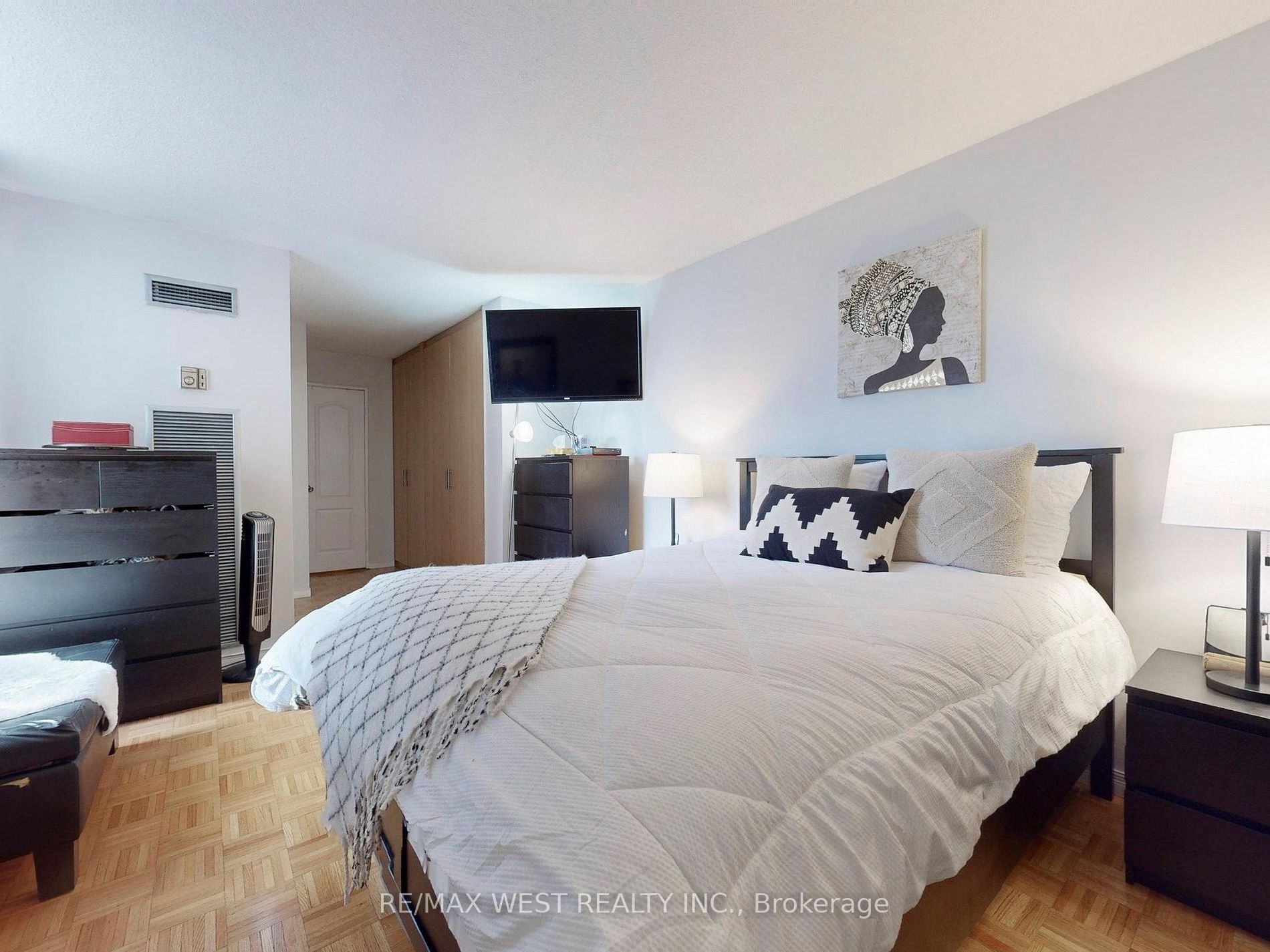 10 Martha Eaton Way, #1111