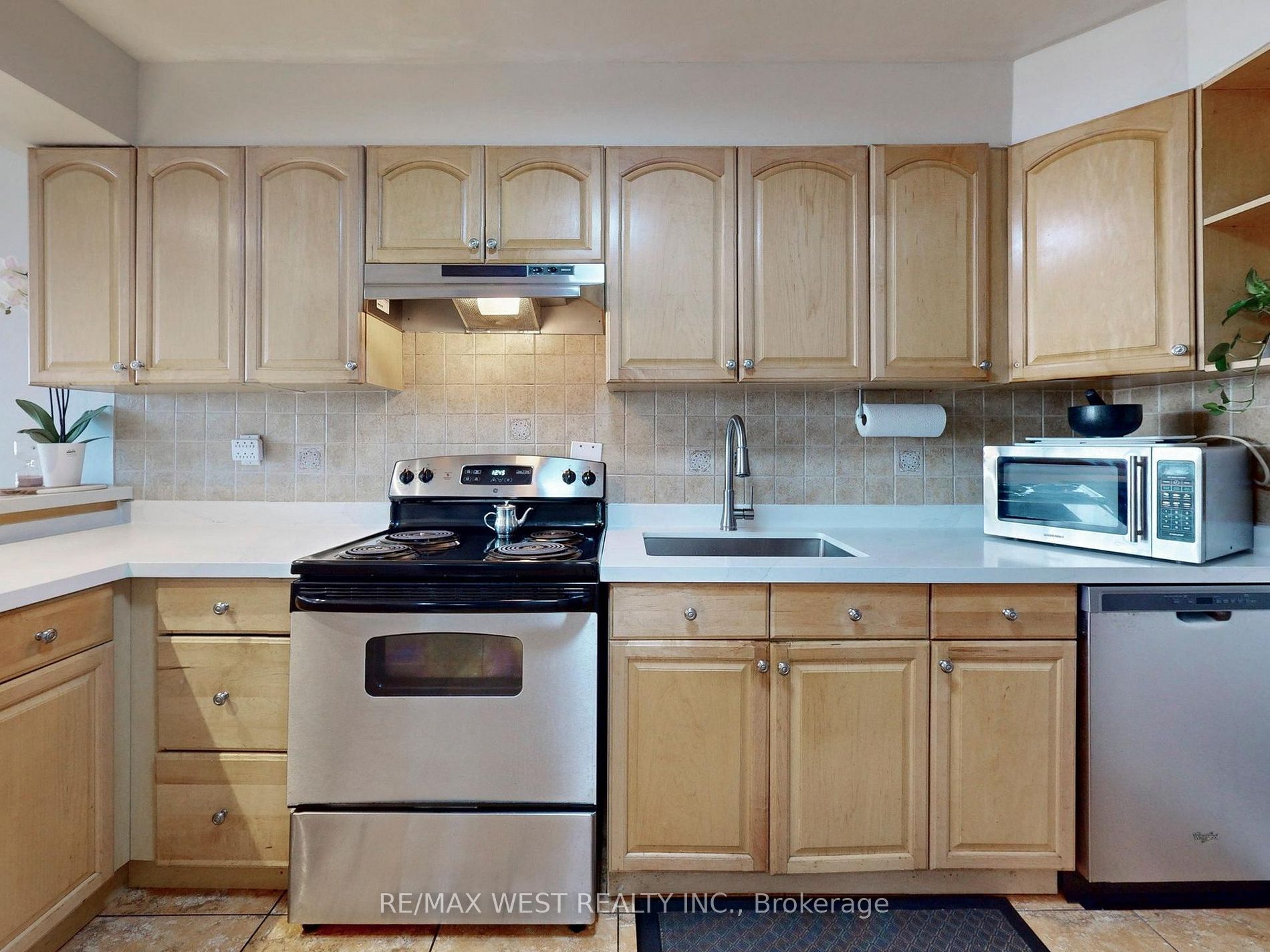 10 Martha Eaton Way, #1111