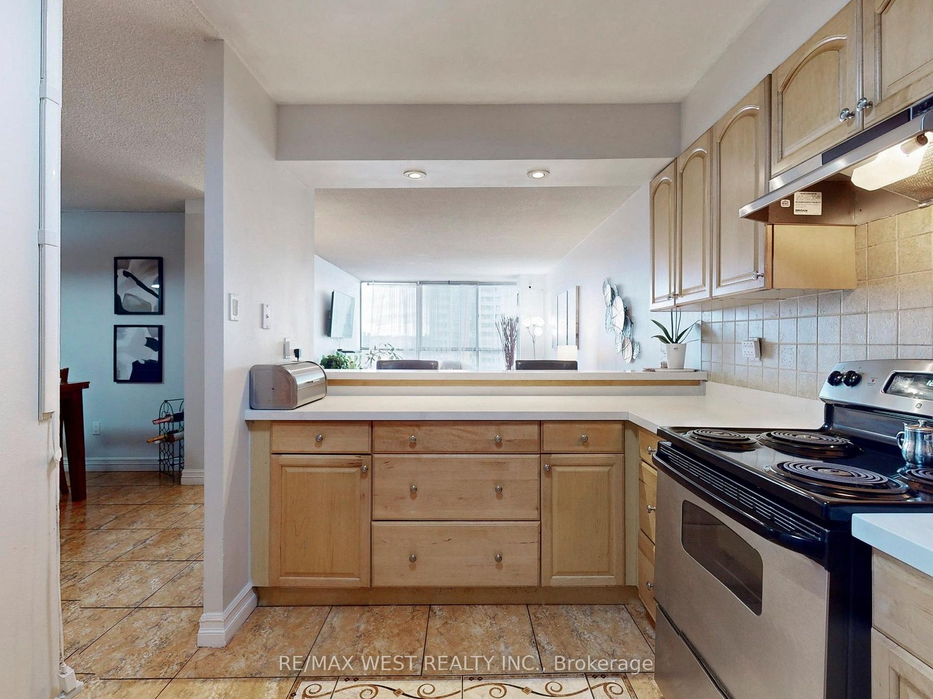 10 Martha Eaton Way, #1111