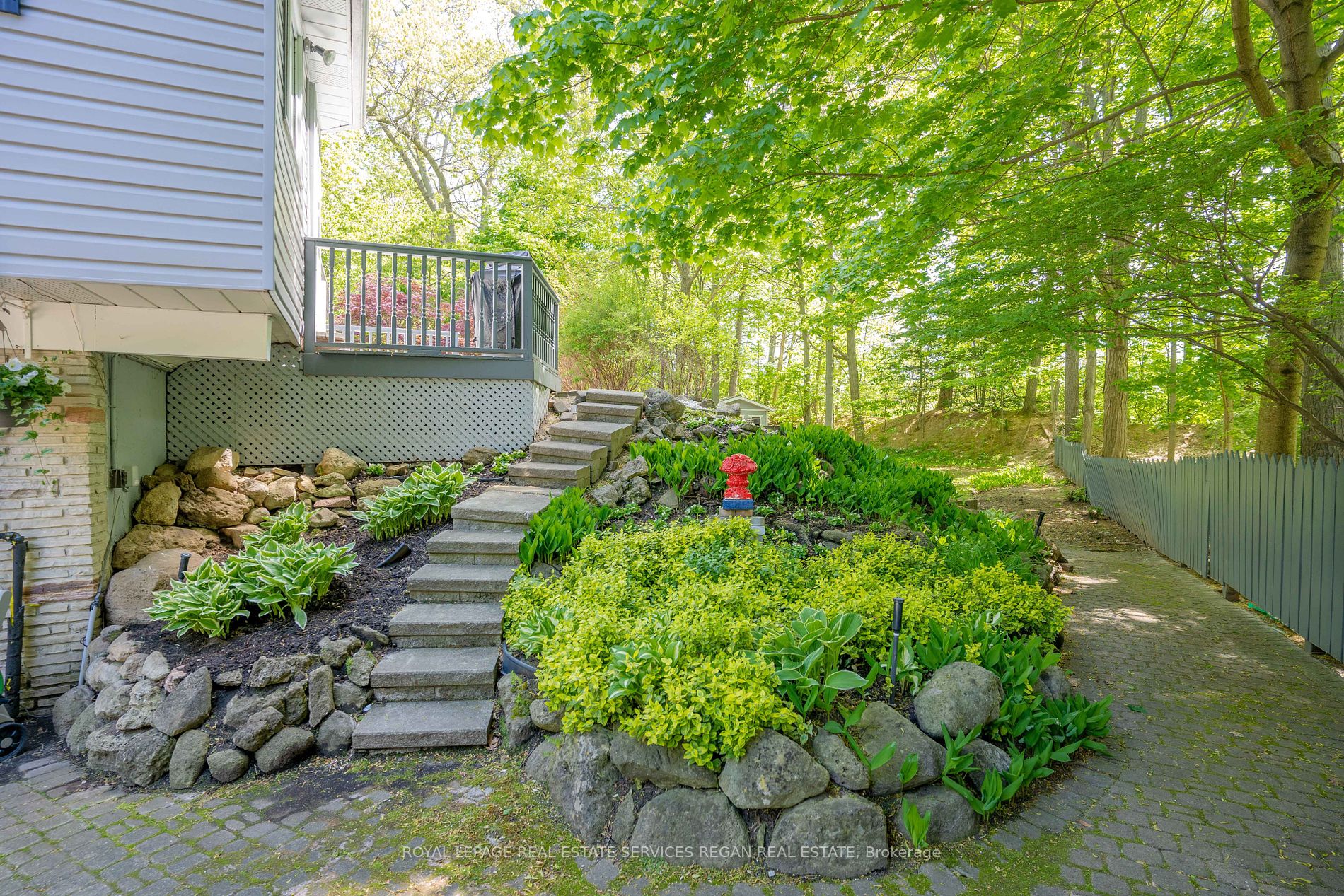 1113 Greenoaks Dr