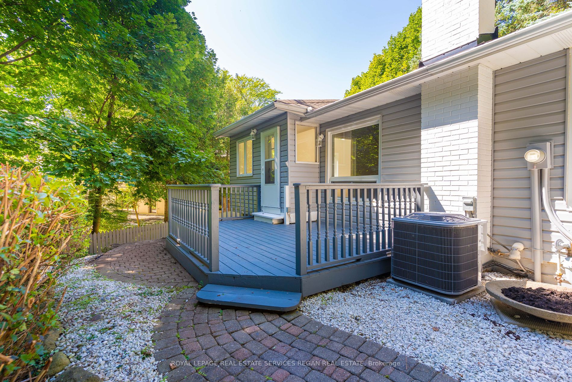 1113 Greenoaks Dr