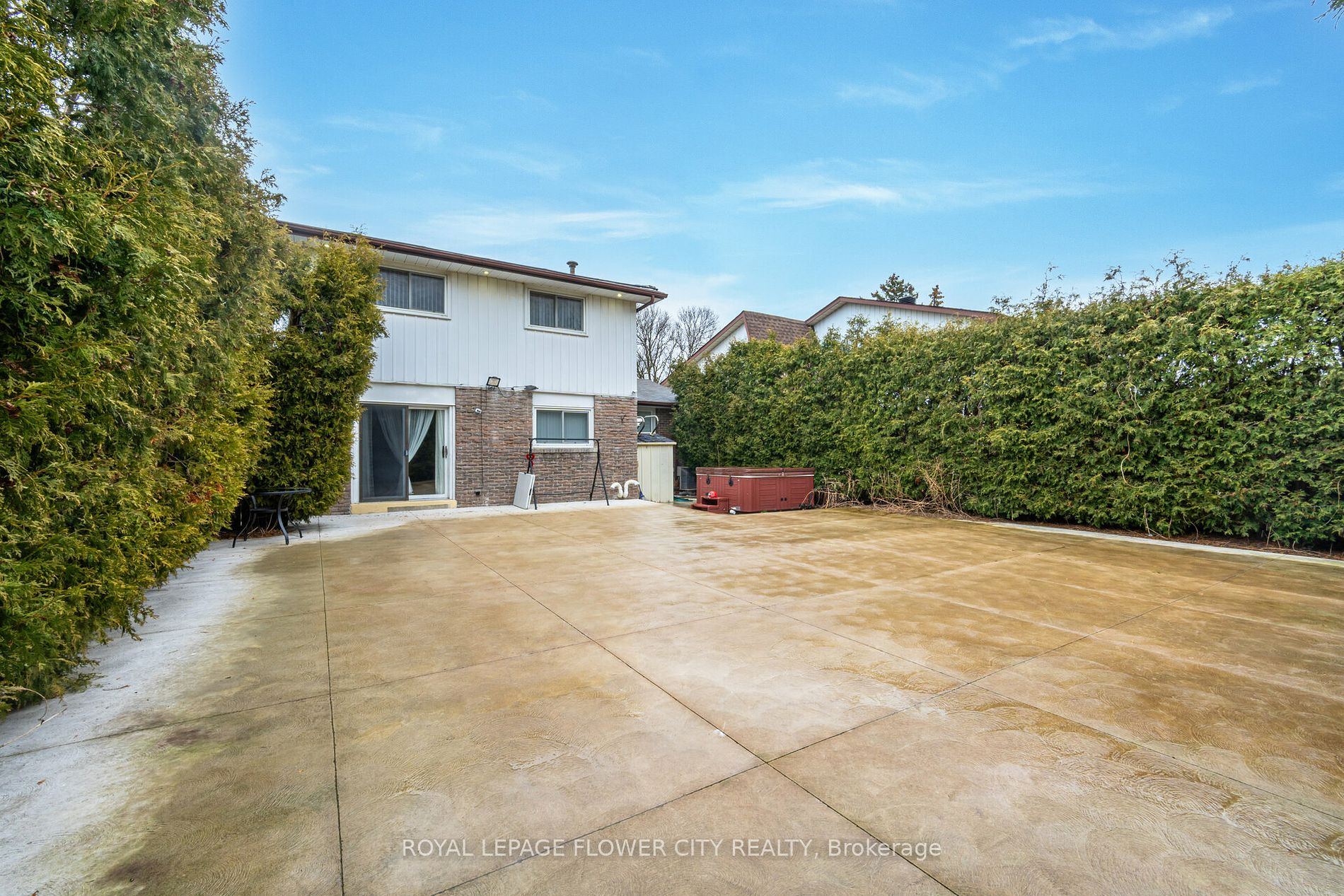 12 Charing Drive