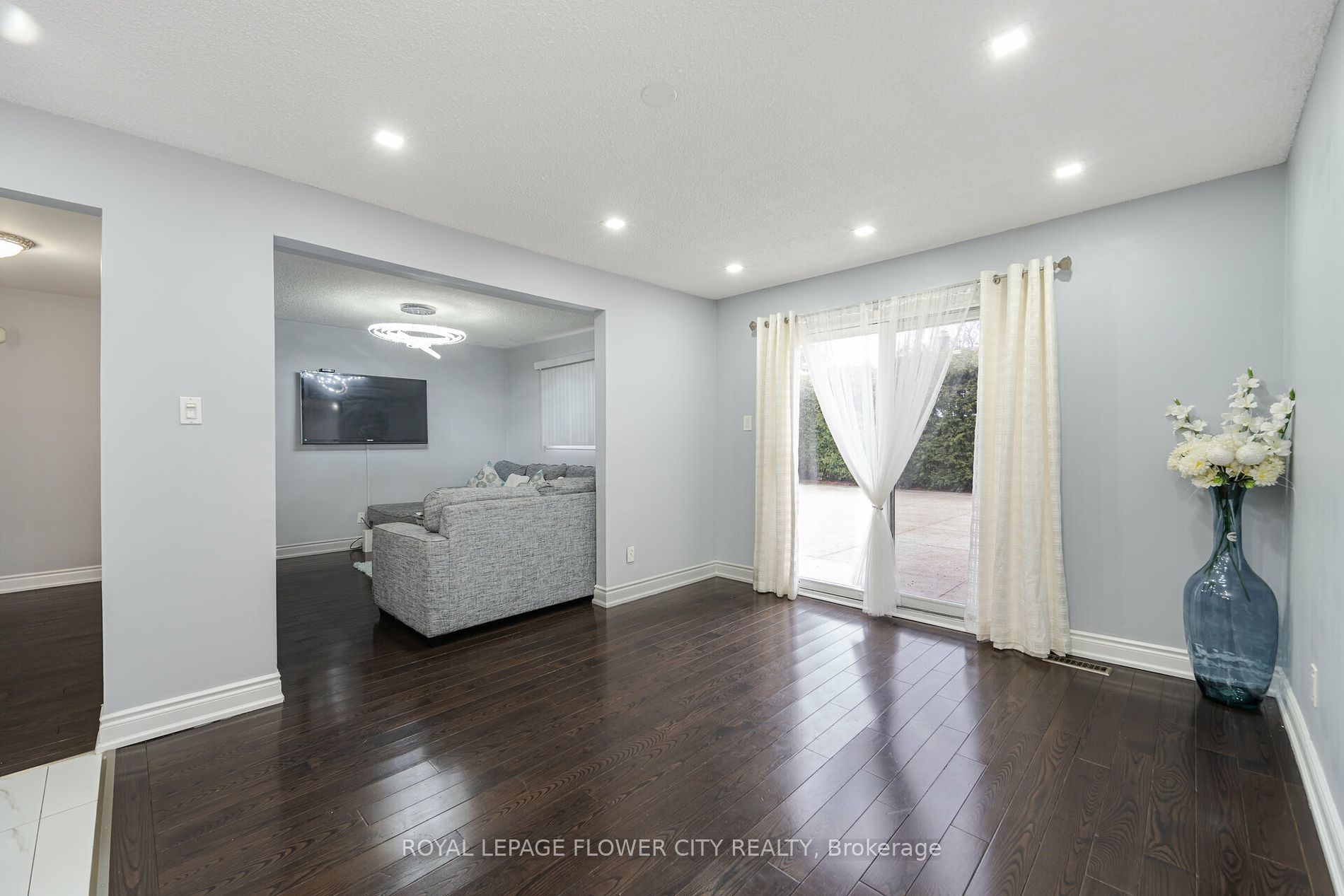 12 Charing Drive