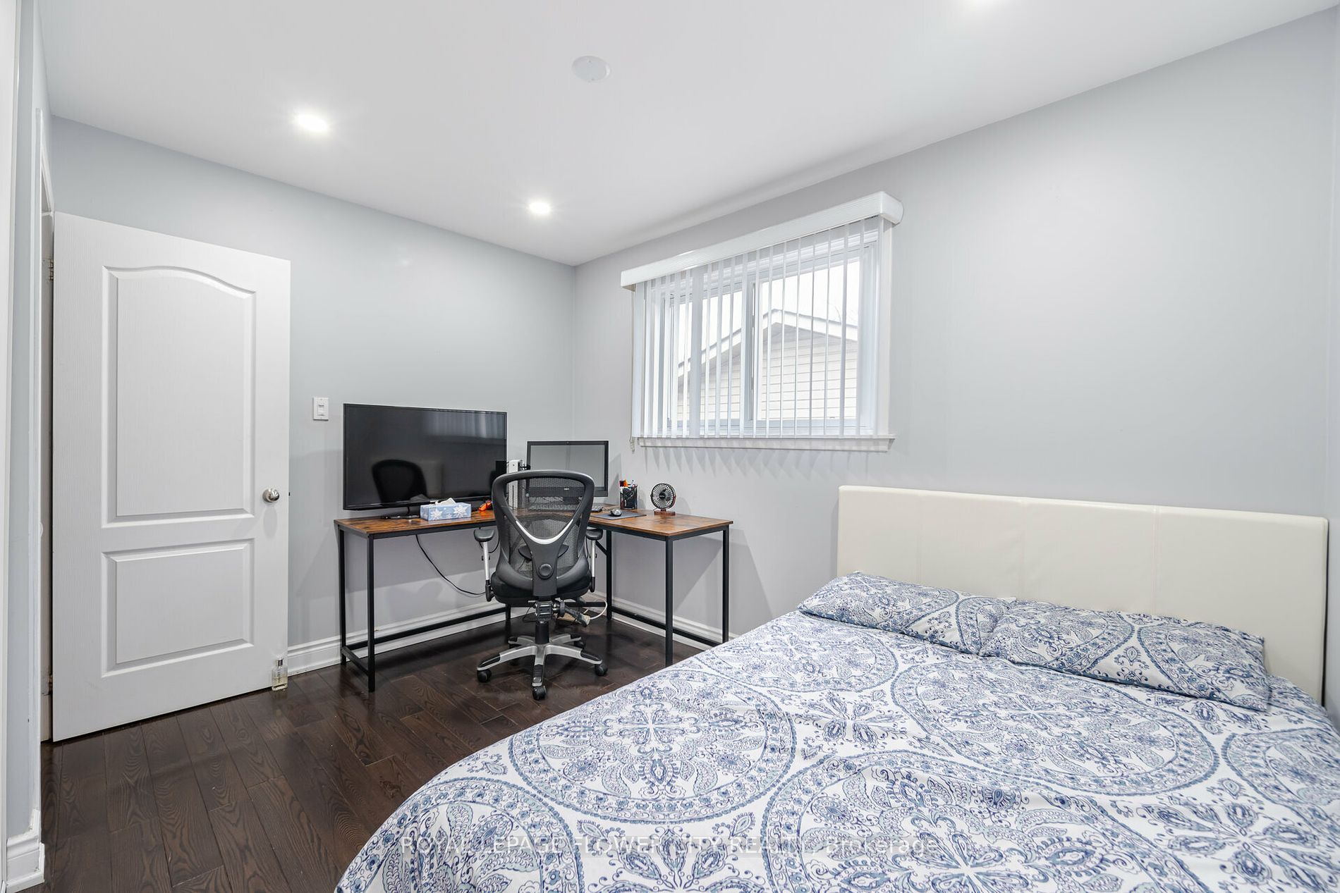 12 Charing Drive