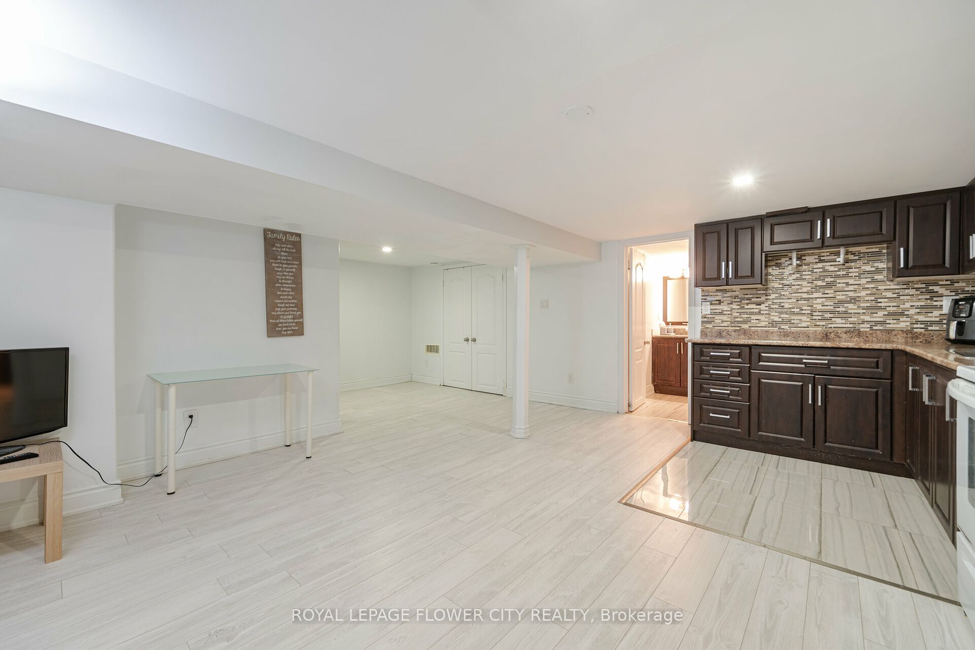 12 Charing Drive