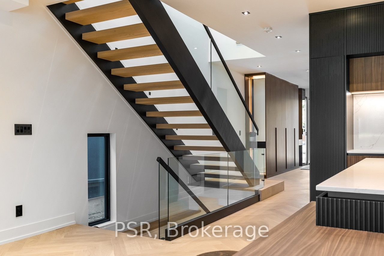 20B Broadview Avenue