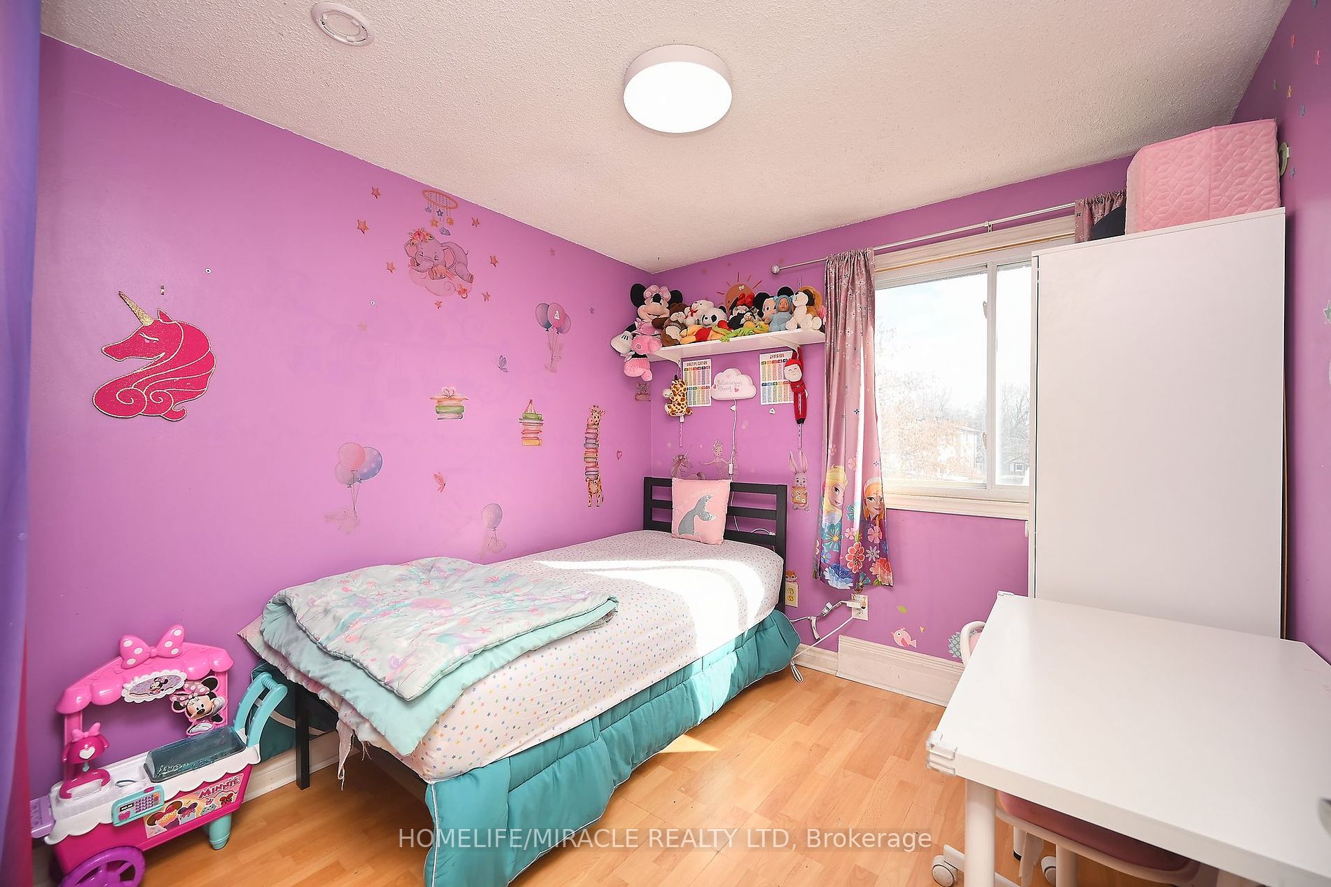 48 Grand Valley Dr