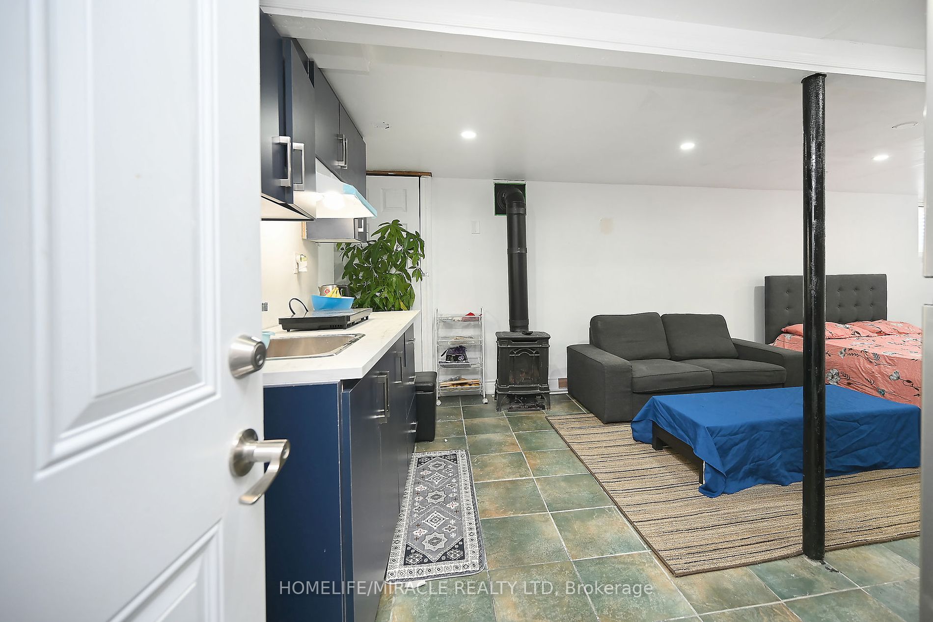 48 Grand Valley Dr