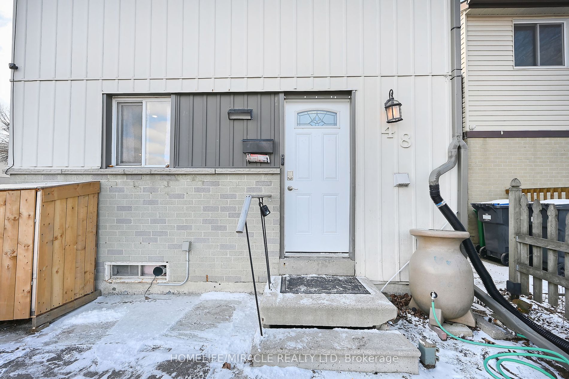 48 Grand Valley Dr