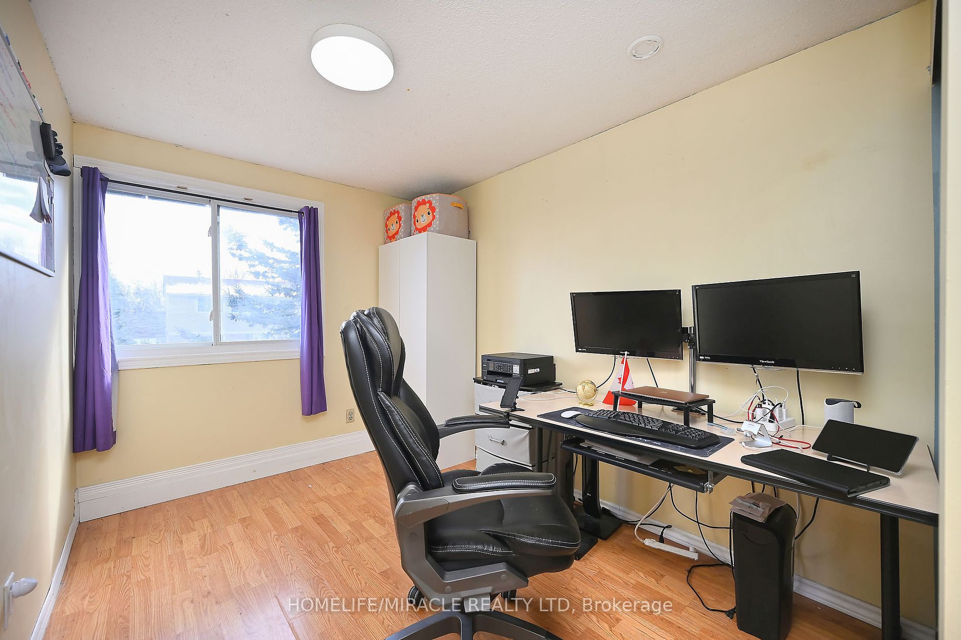 48 Grand Valley Dr