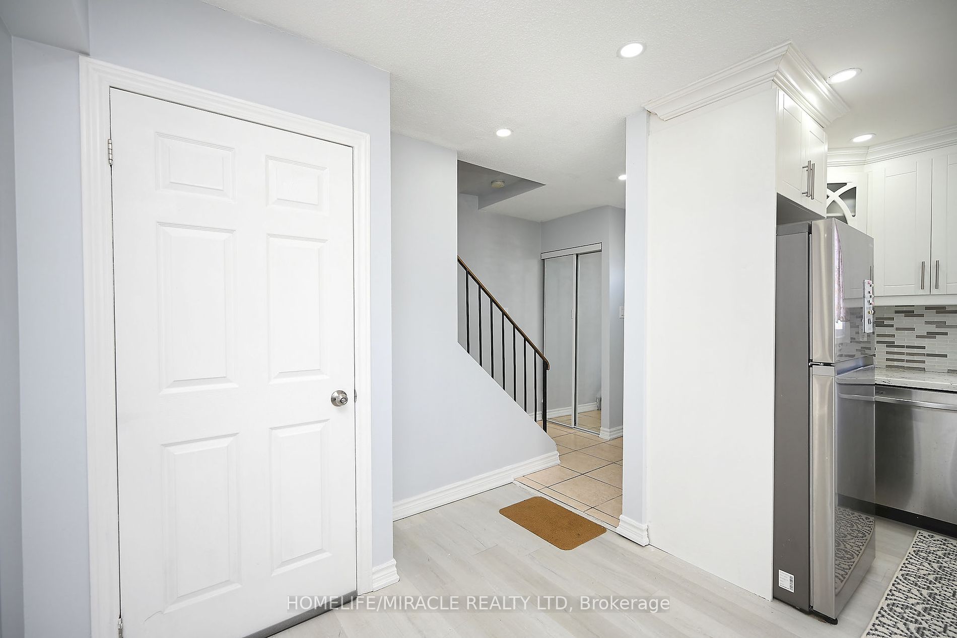 48 Grand Valley Dr