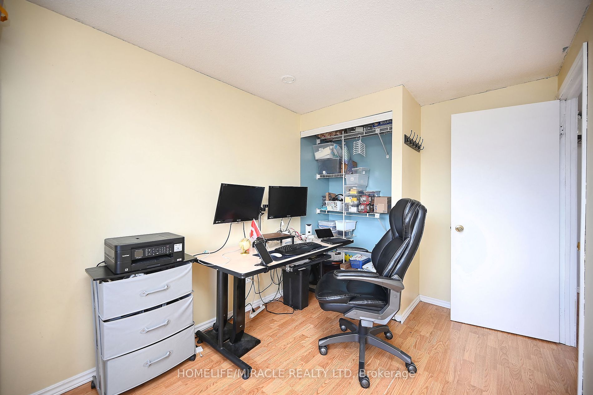 48 Grand Valley Dr