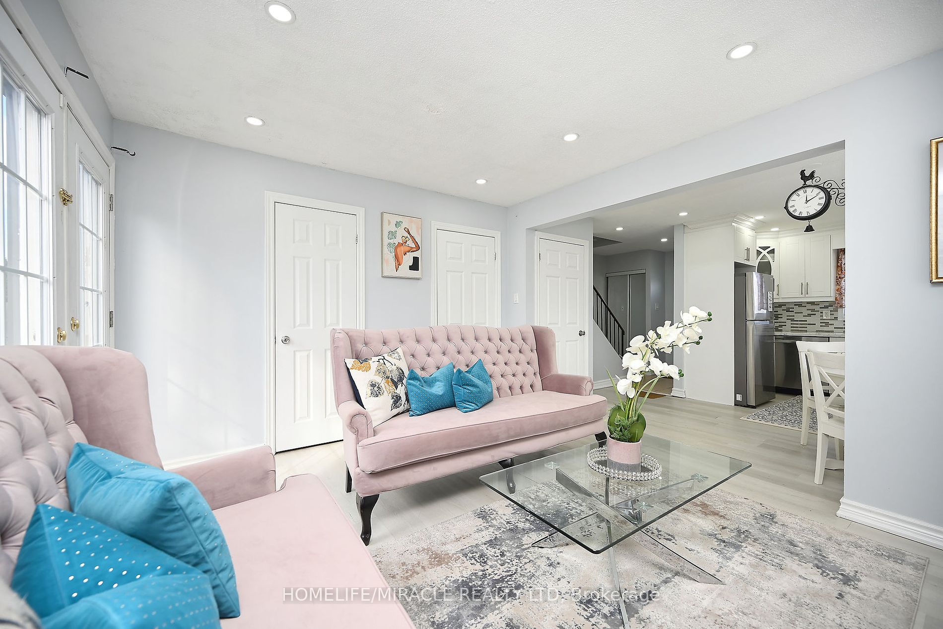 48 Grand Valley Dr