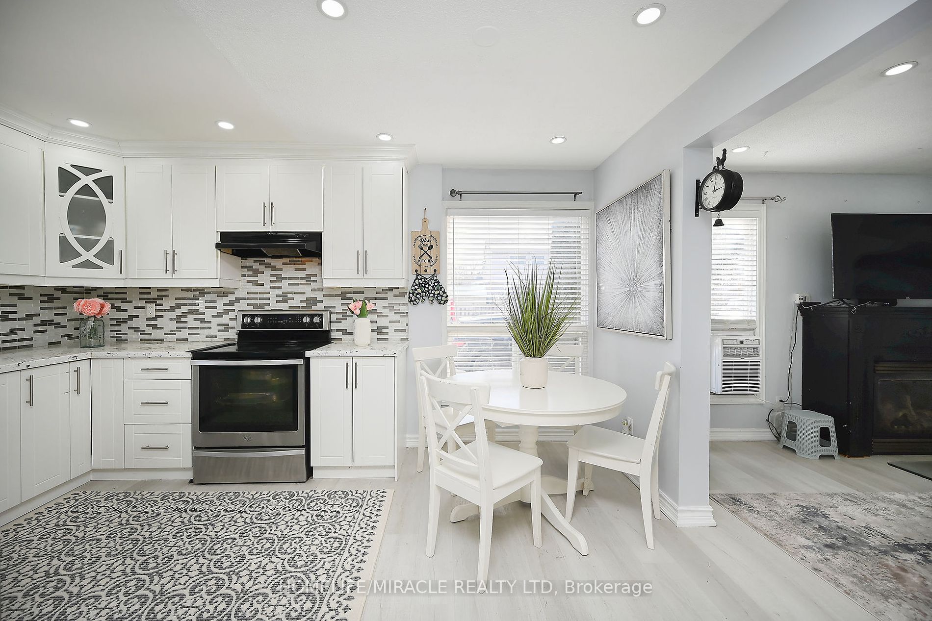 48 Grand Valley Dr