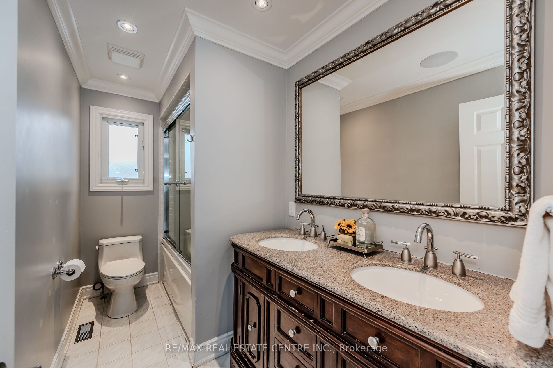 2551 Oak Row Cres