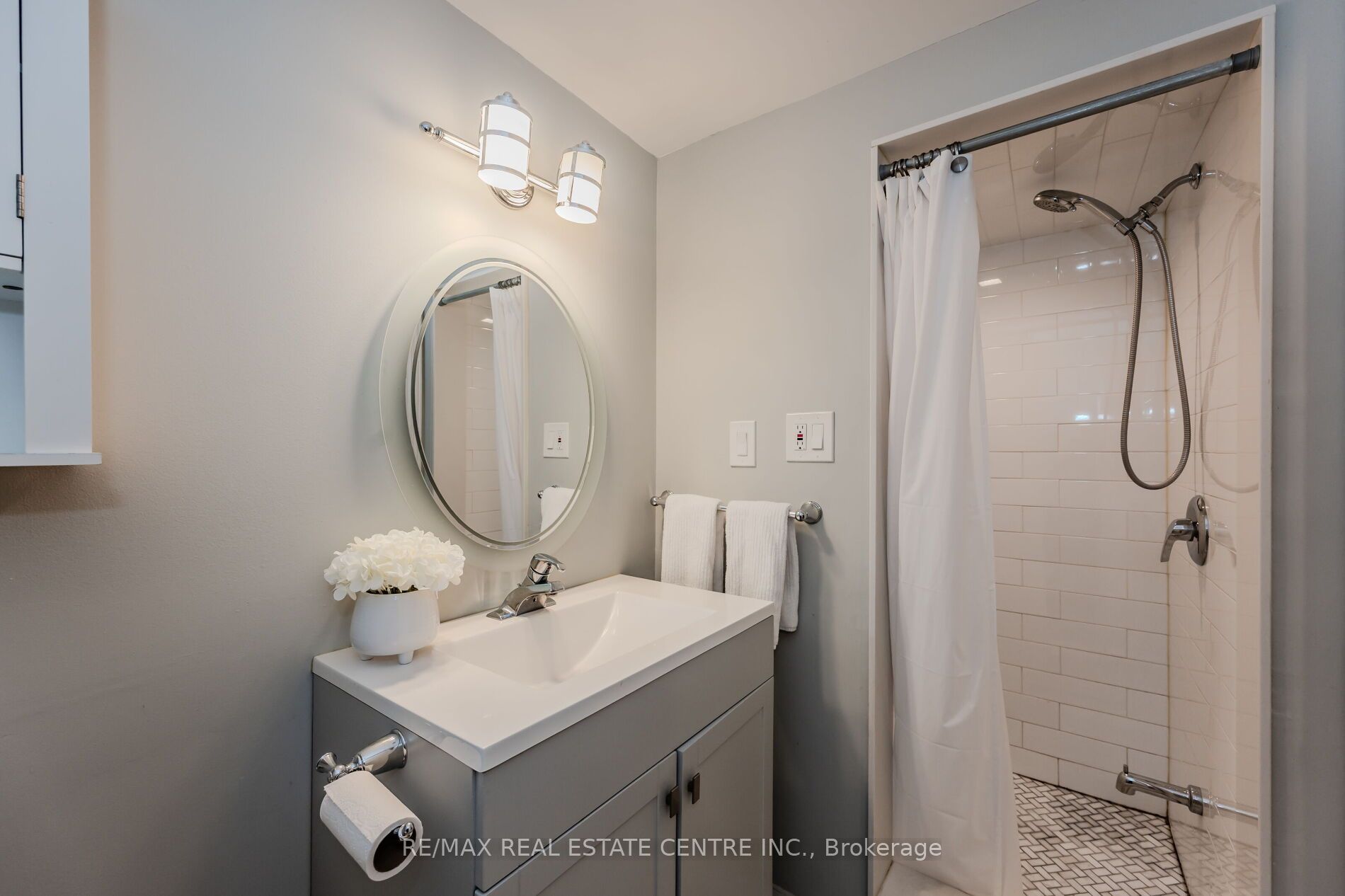 2551 Oak Row Cres