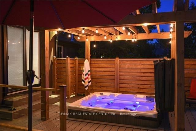 2551 Oak Row Cres